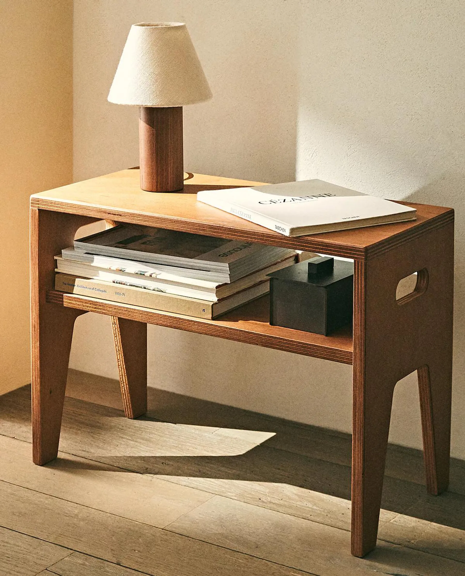 BANCO DE MADERA CON ESTANTE SAINT-LAZARE