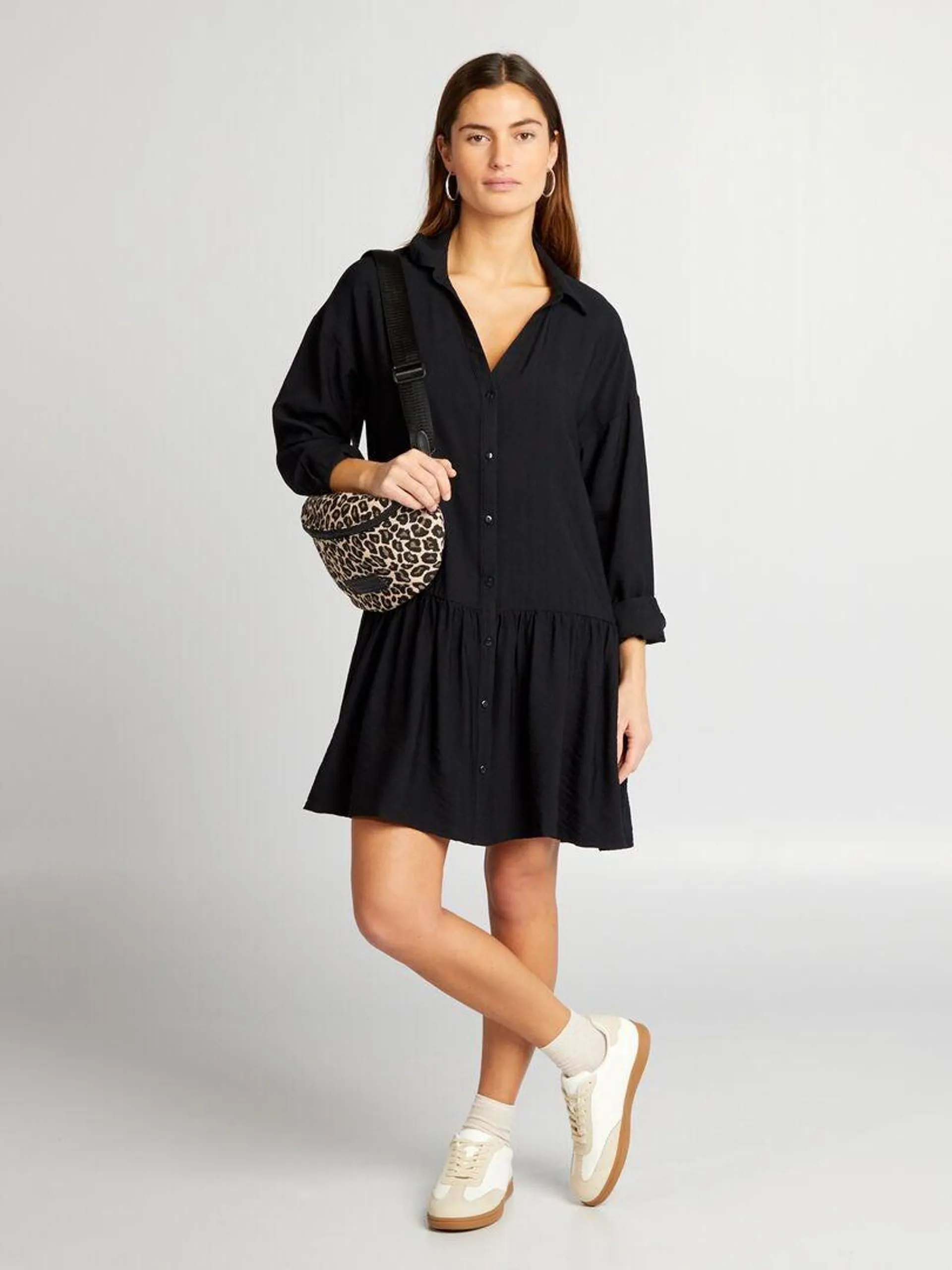 Vestido camisero con volantes - negro