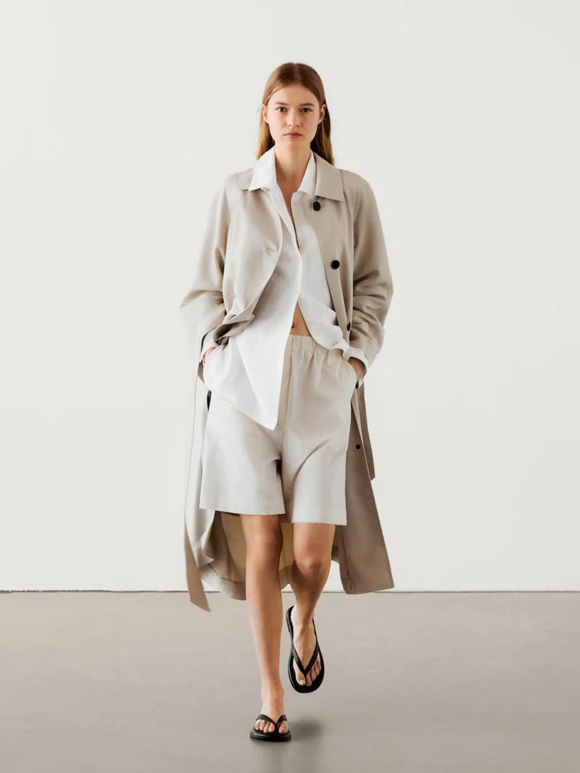 Gabardina trench fluida