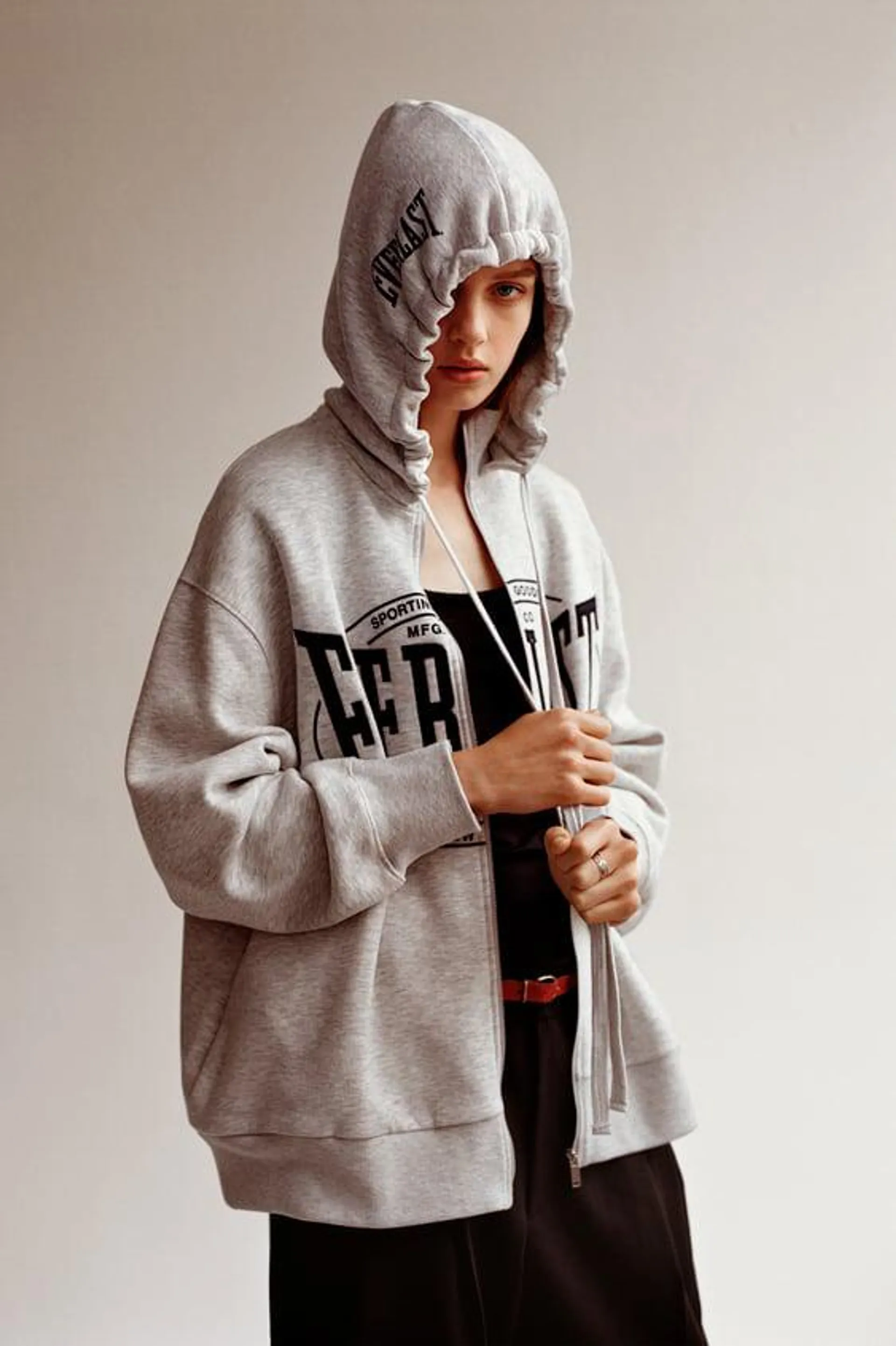 SUDADERA BORDADO EVERLAST® X ZARA