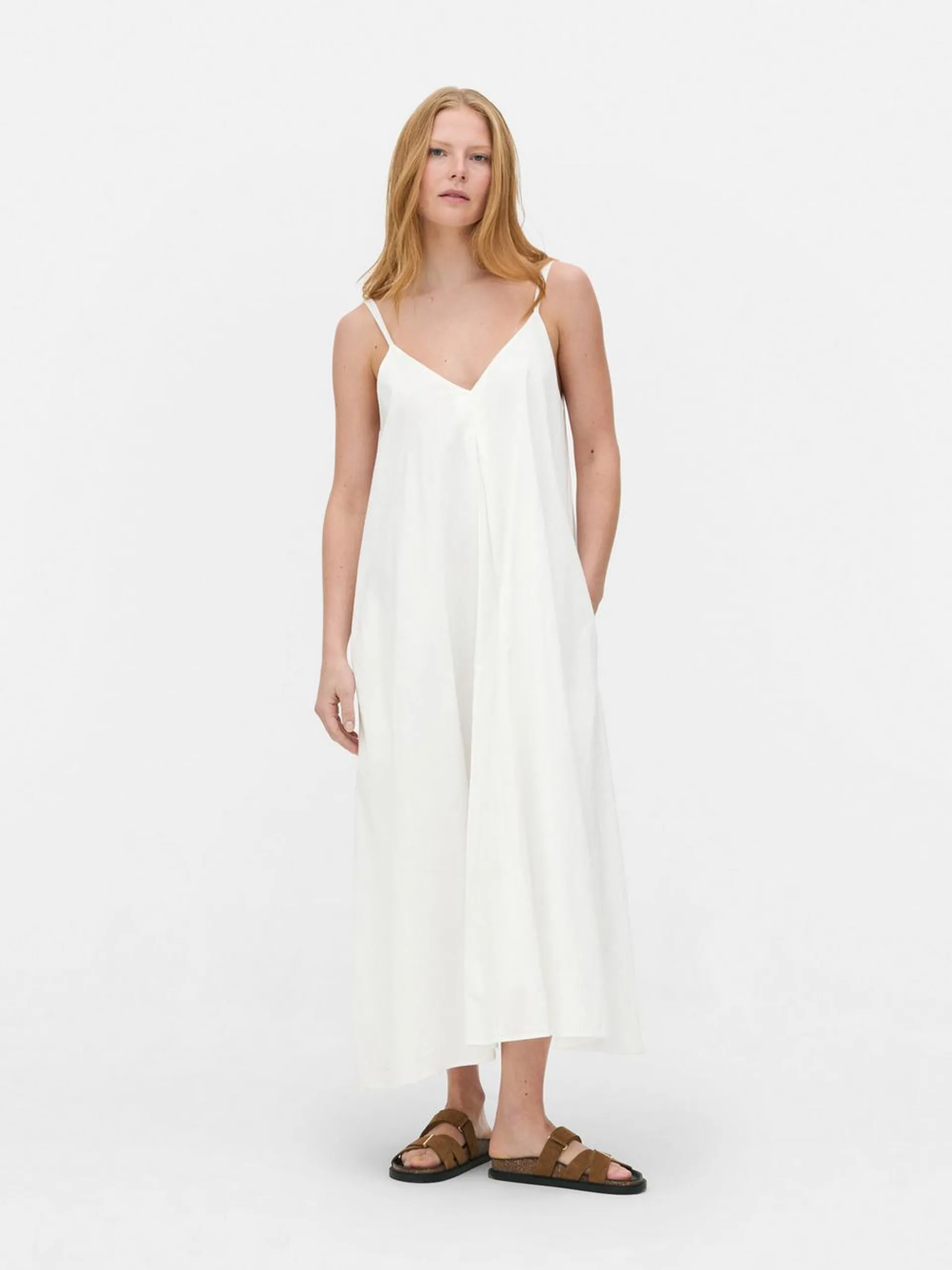 Vestido largo con escote de pico de The Edit