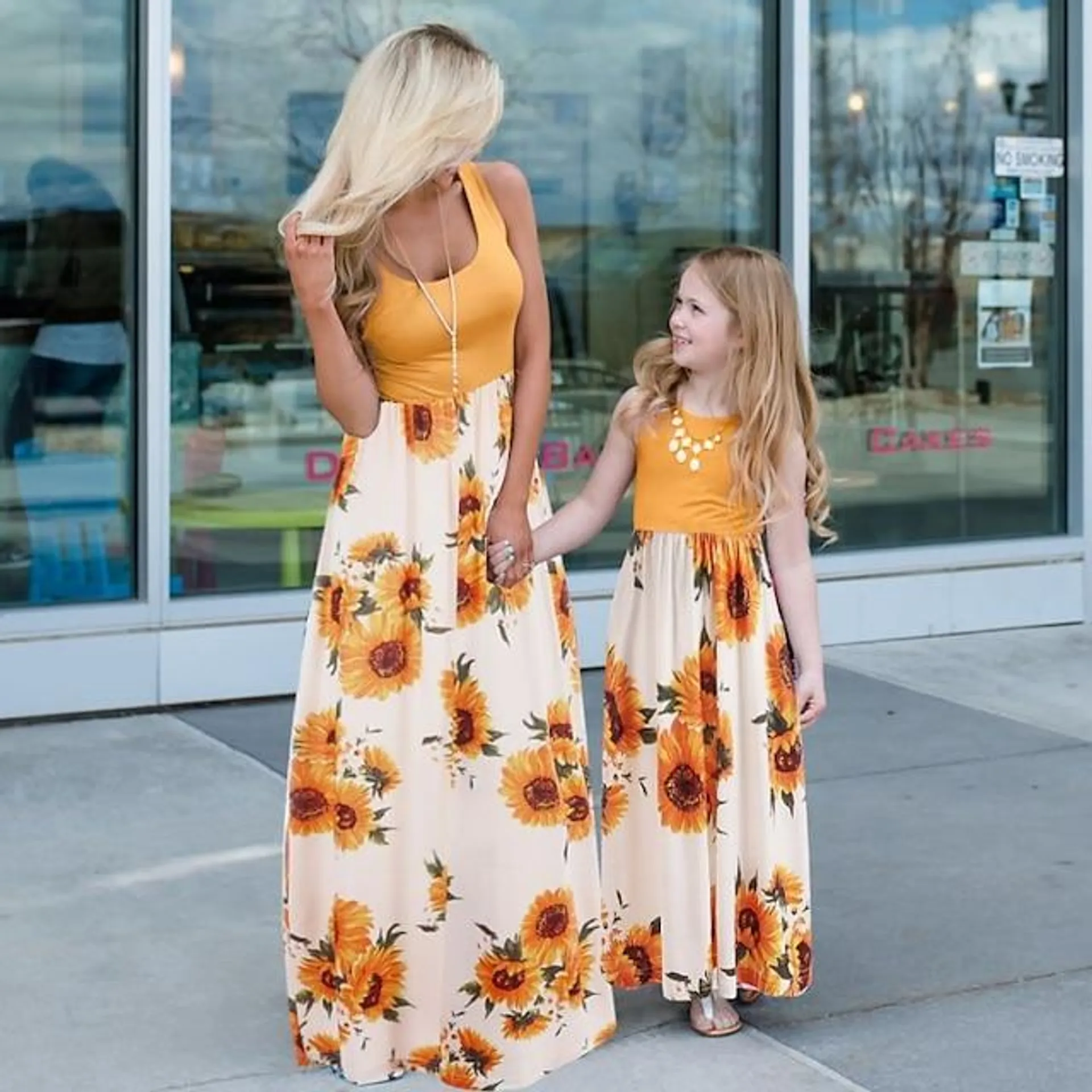 vestidos de mamá y yo algodón teñido anudado girasol estampado casual negro blanco naranja midi sin mangas trajes de mamá y yo trajes a juego activos