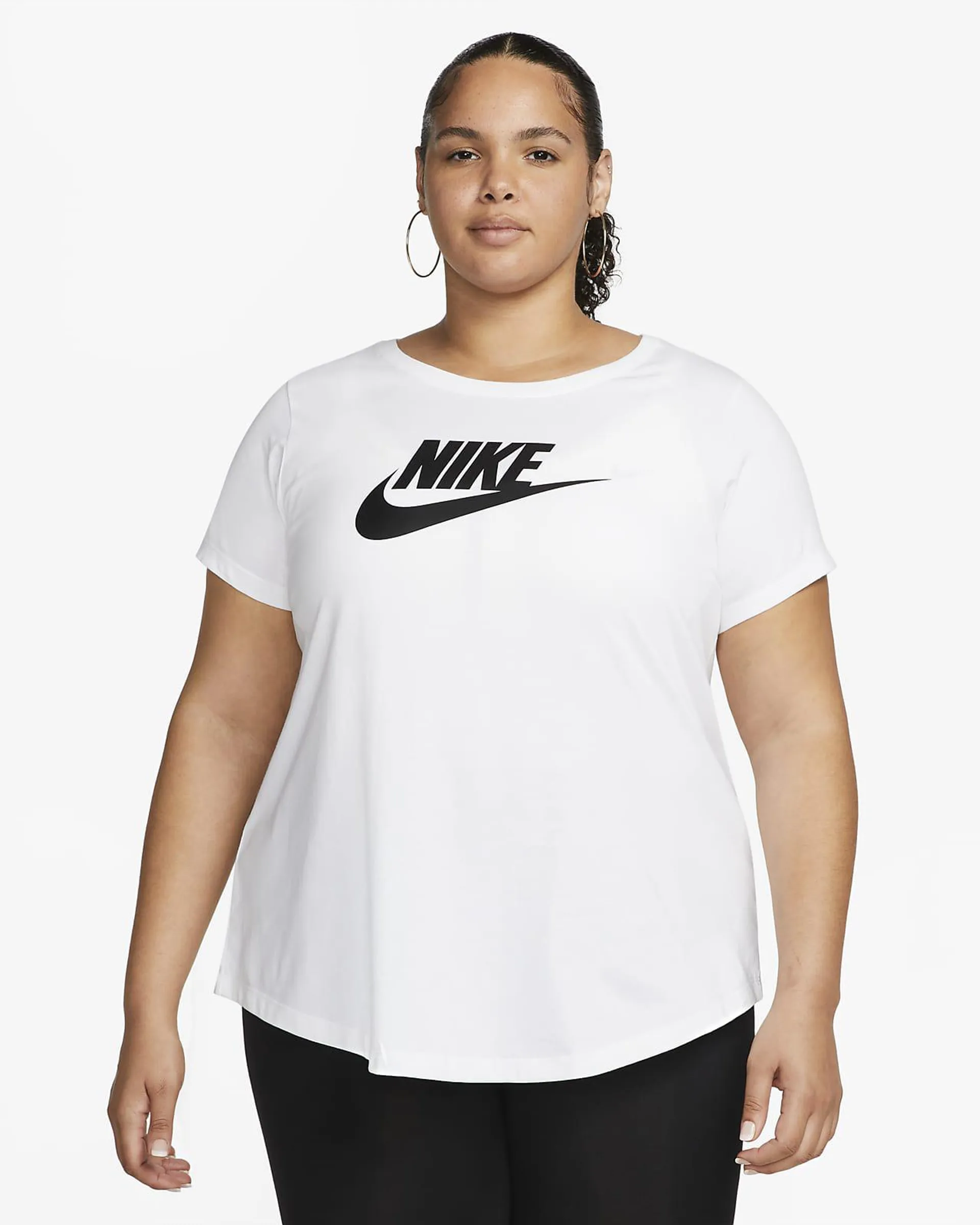 Nike Sportswear Essentials