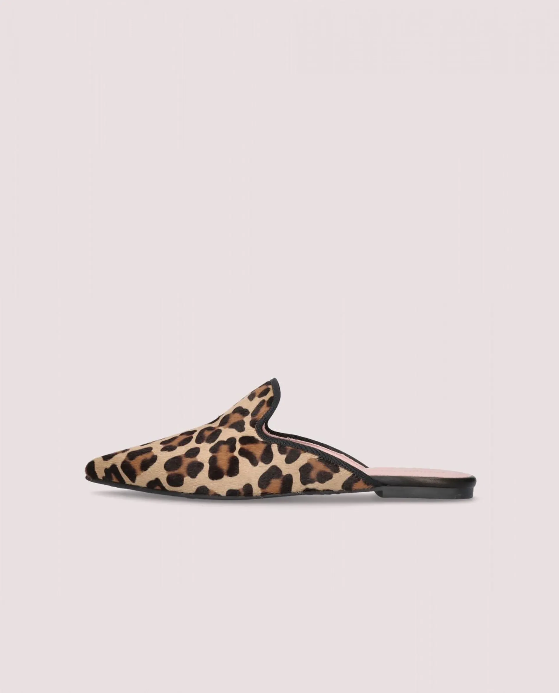 Mule de punta en estampado de leopardo con plantilla de piel y suela de goma