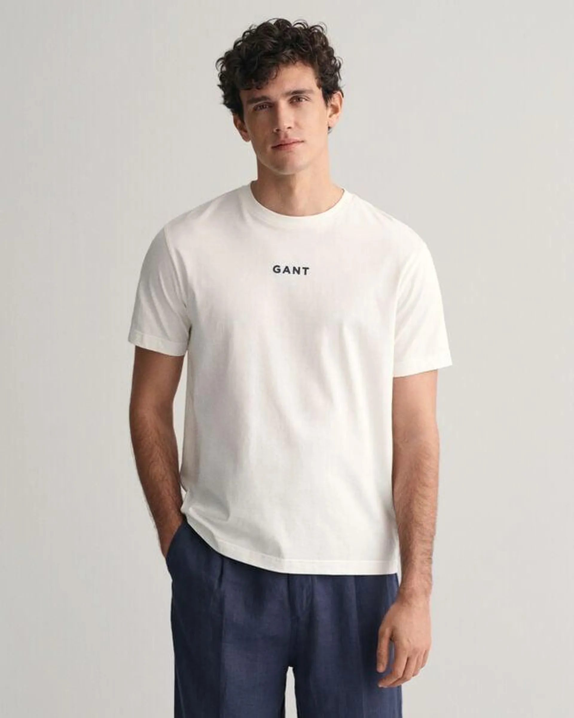 Camiseta GANT Logo pequeño en contraste