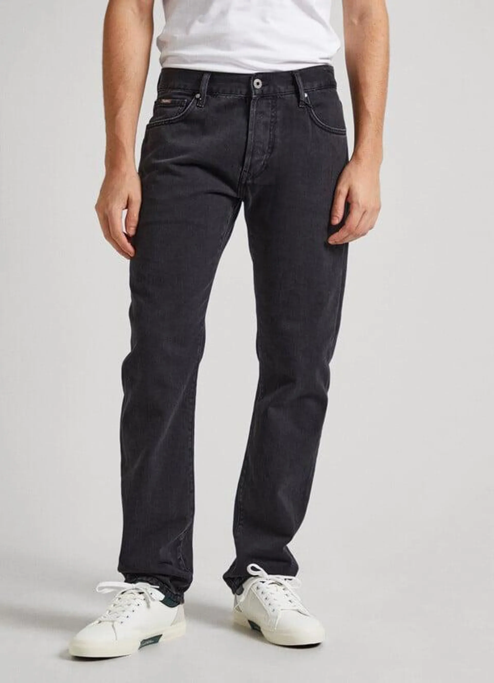 JEANS FIT RECTO Y TIRO REGULAR - BYRON