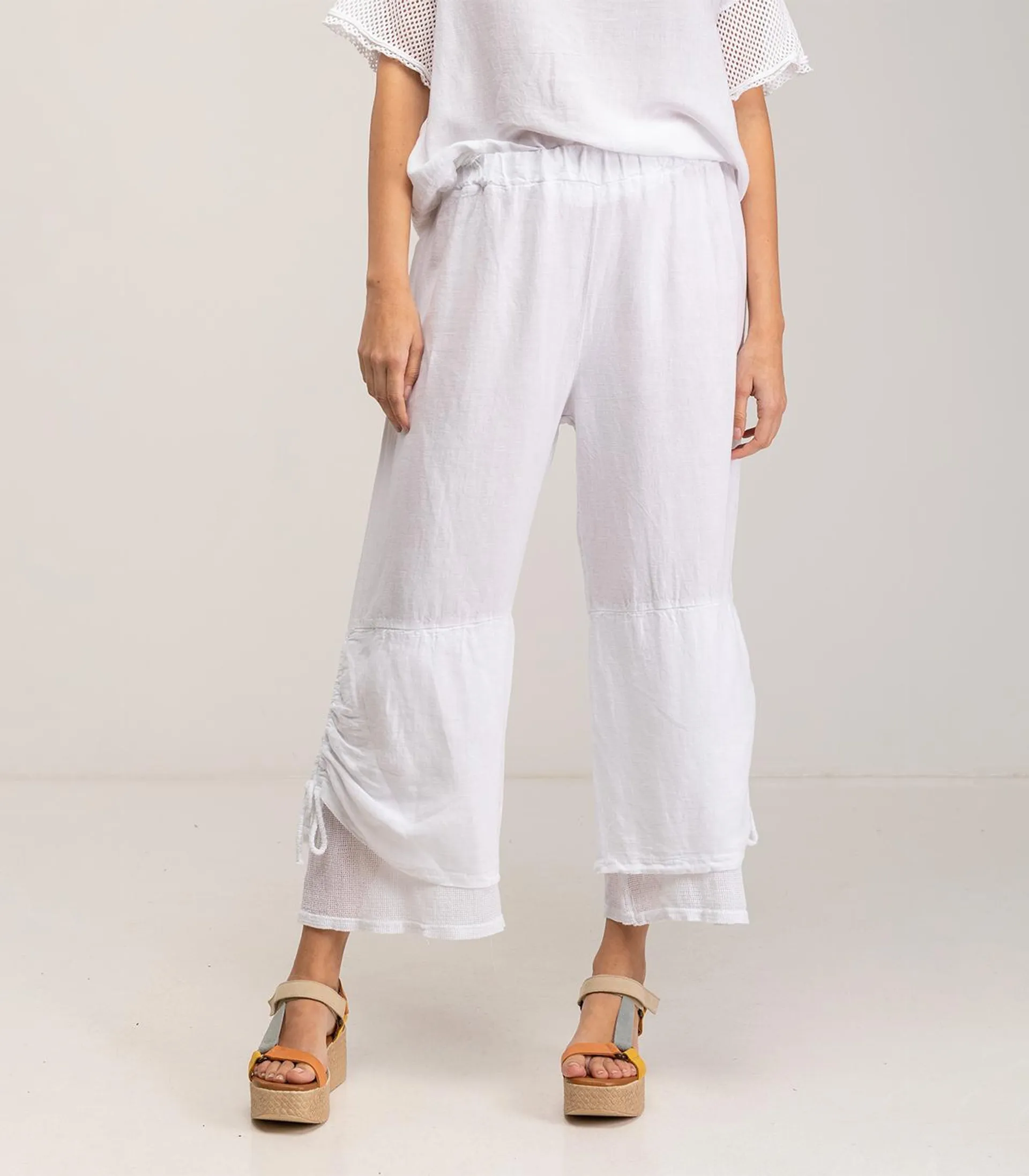 Pantalon ancho en mezcla de lino y algodón de tiro alto y cintura elástica con cordón ajustable en el bajo White