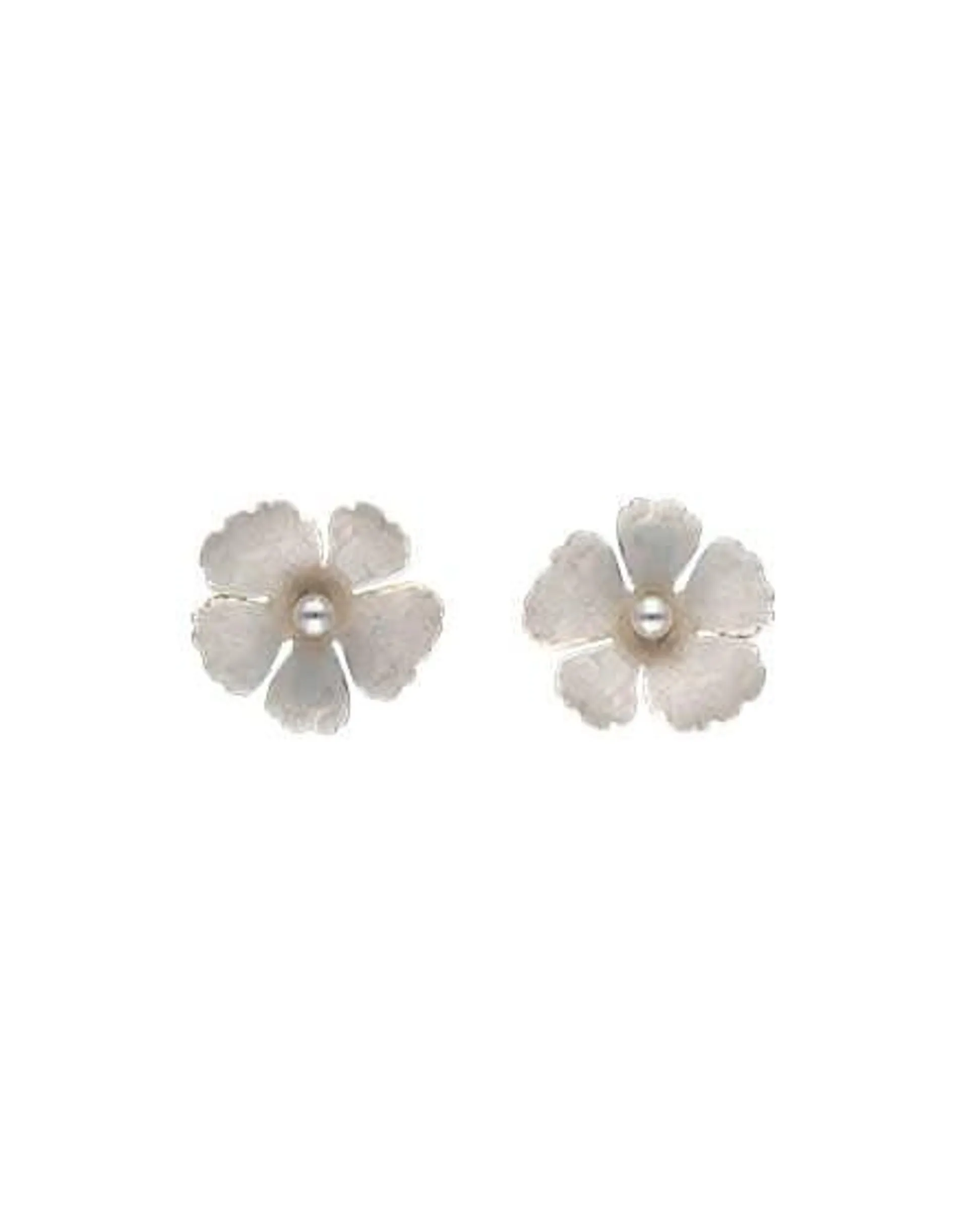 Pendientes novia Santorini Bianco flor pequeña nacarada con perlas