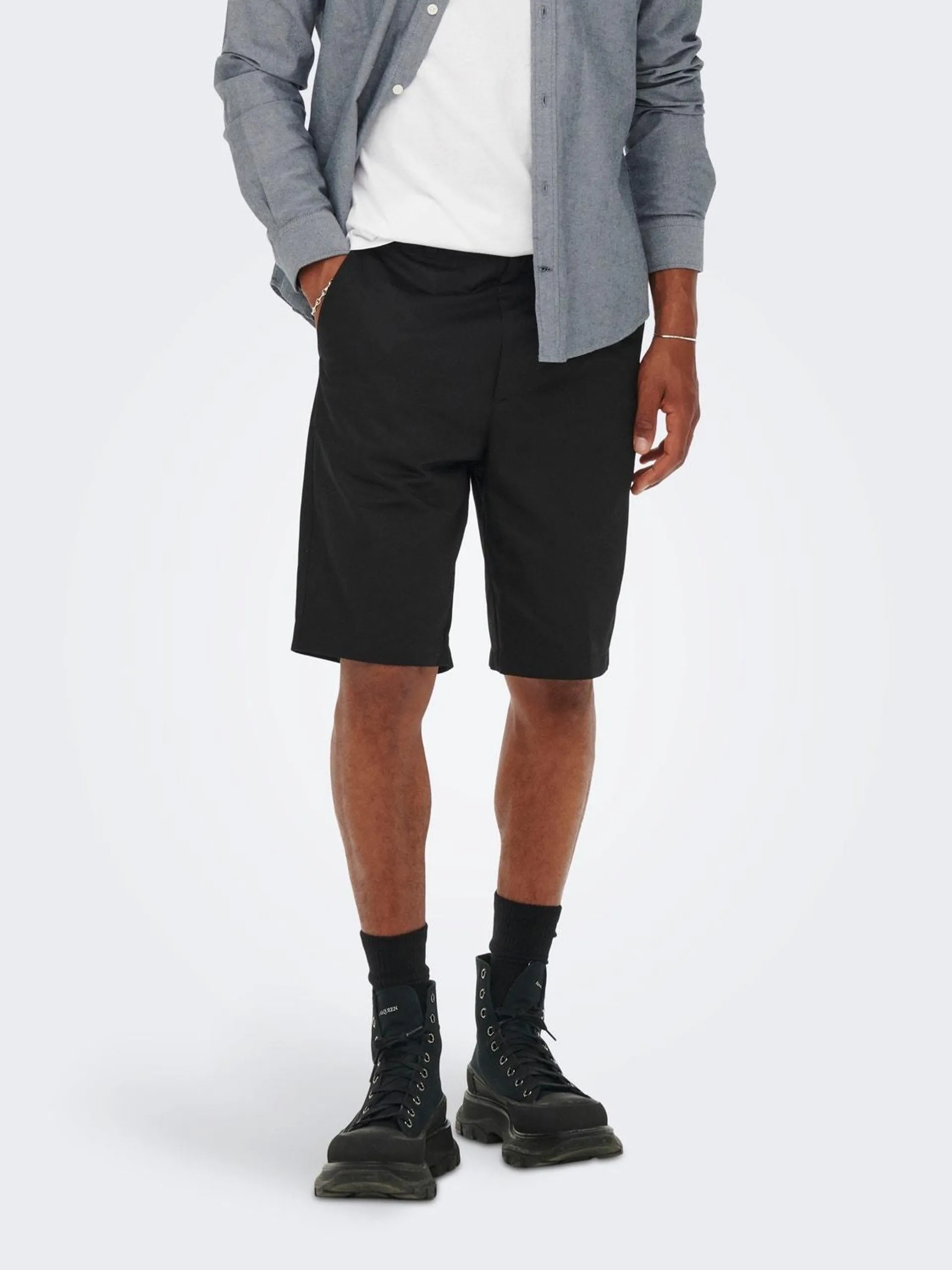 Regular fit Regular rise Shorts