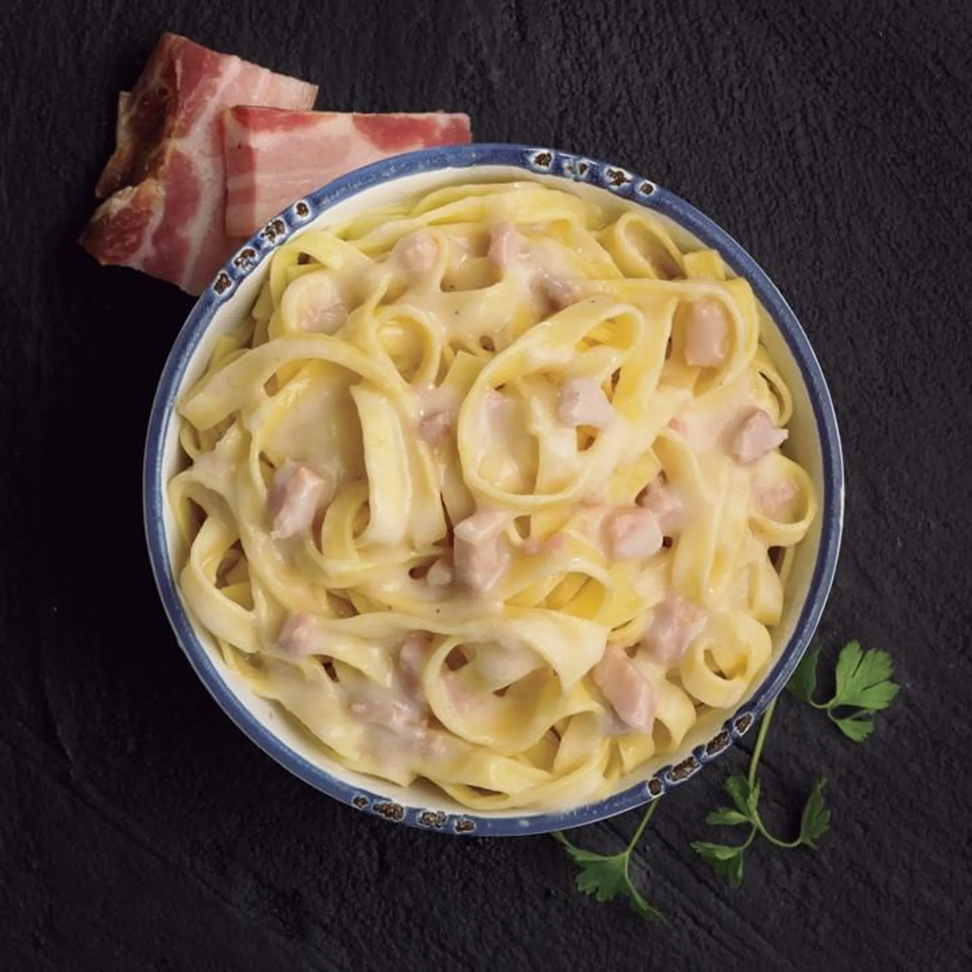 Tallarines a la carbonara