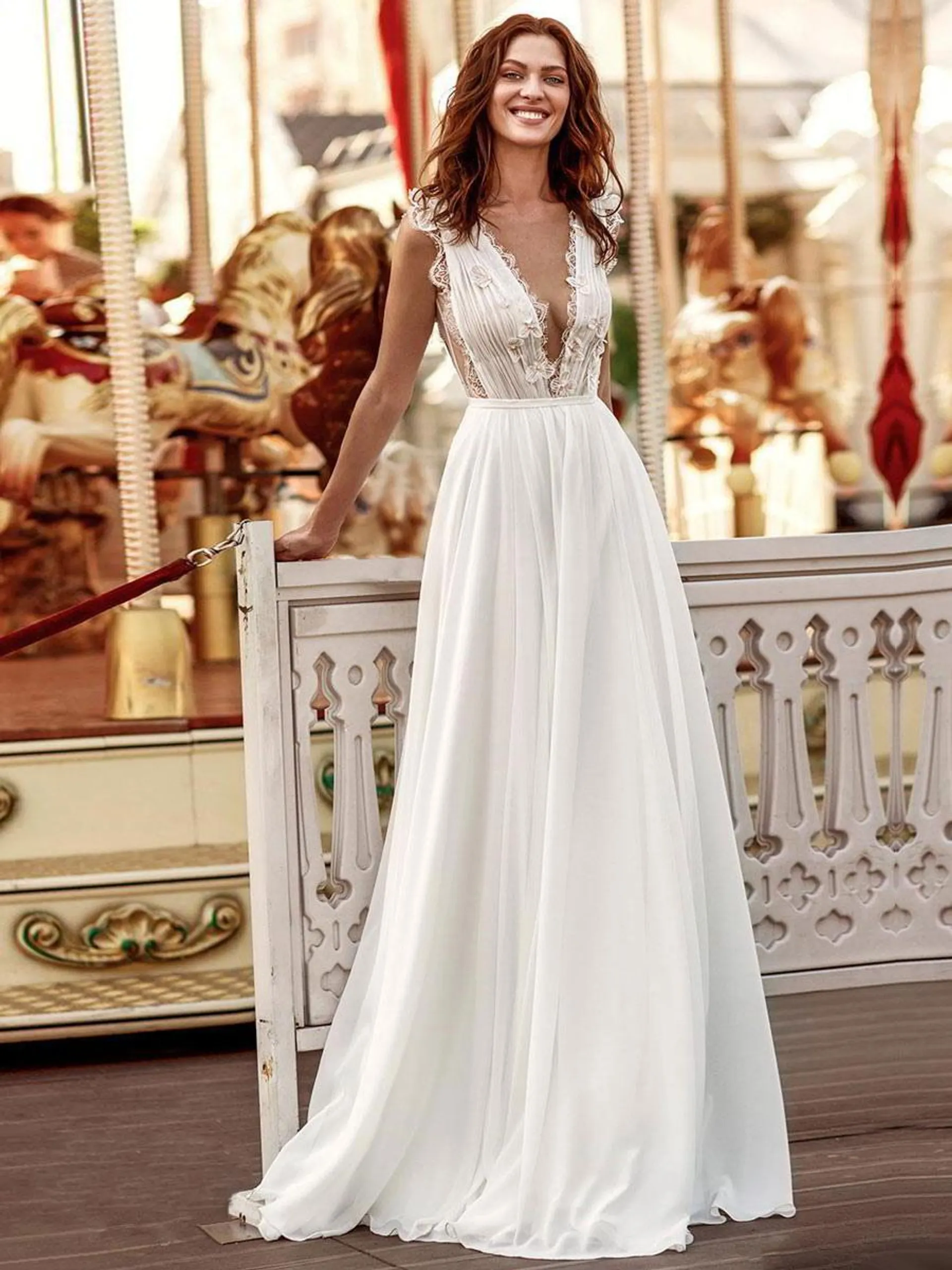 Vestido de novia blanco simple A-Line Corte de tren Escote en V Cintura natural Sin mangas Gasa Encaje Vestidos de novia
