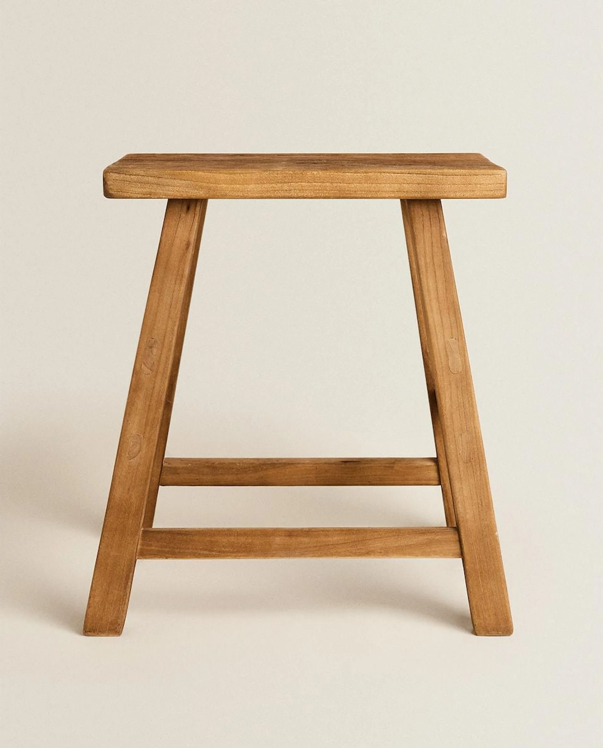 TABURETE DE MADERA