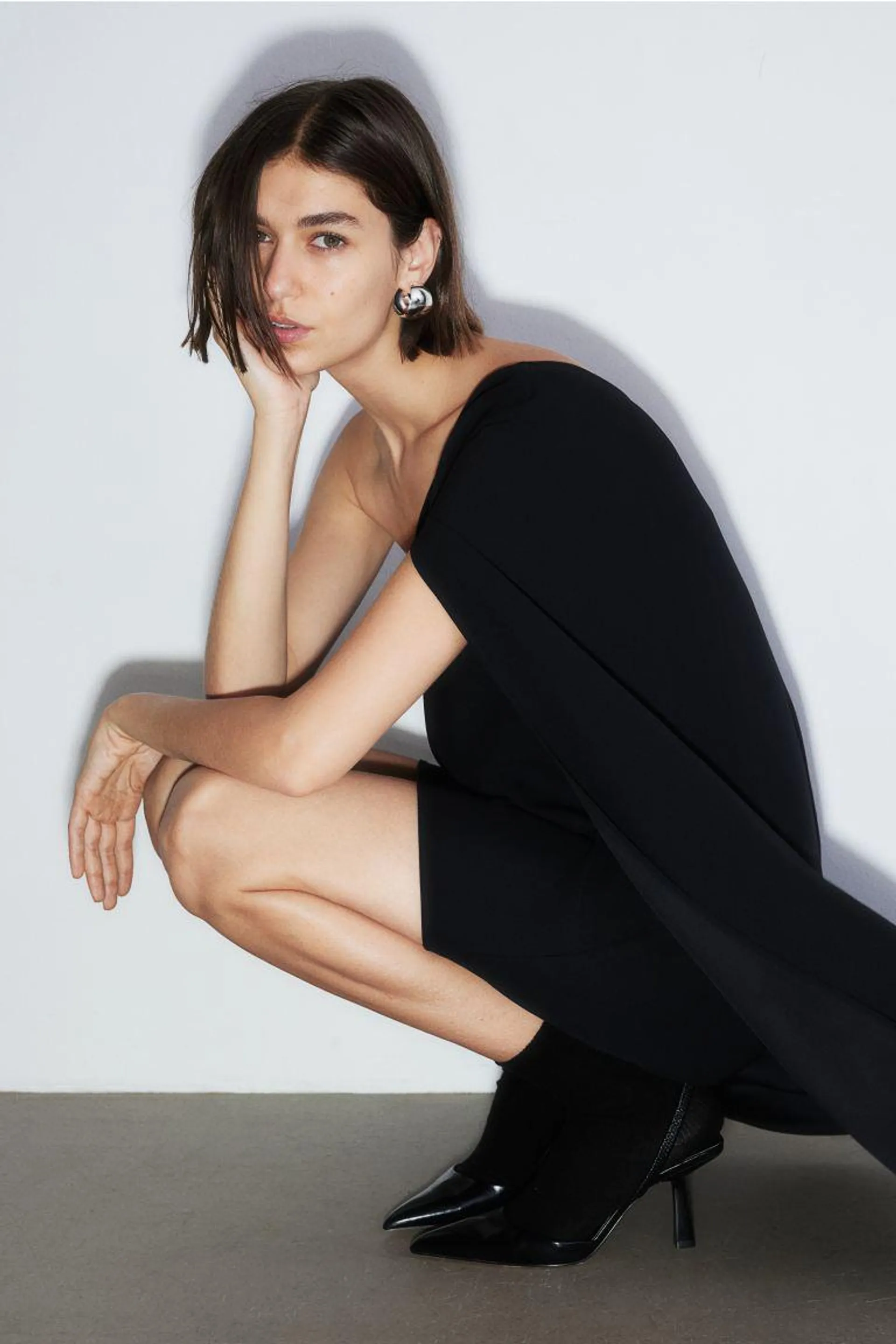 One-shoulder dress