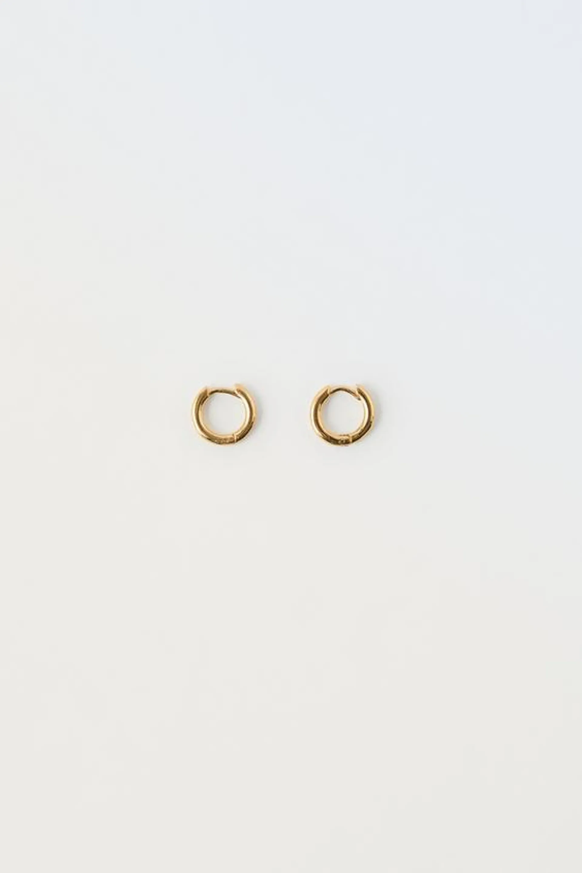 HOOP EARRINGS PLATED IN 24K GOLD