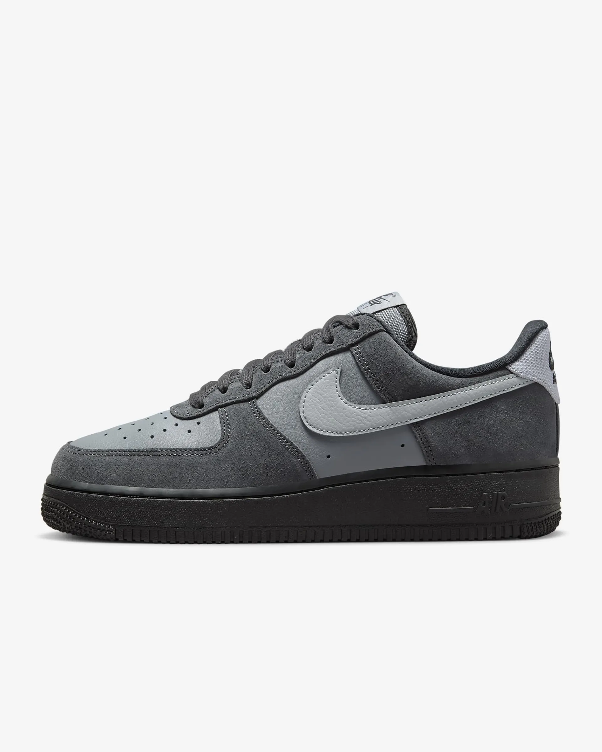 Nike Air Force 1 LV8