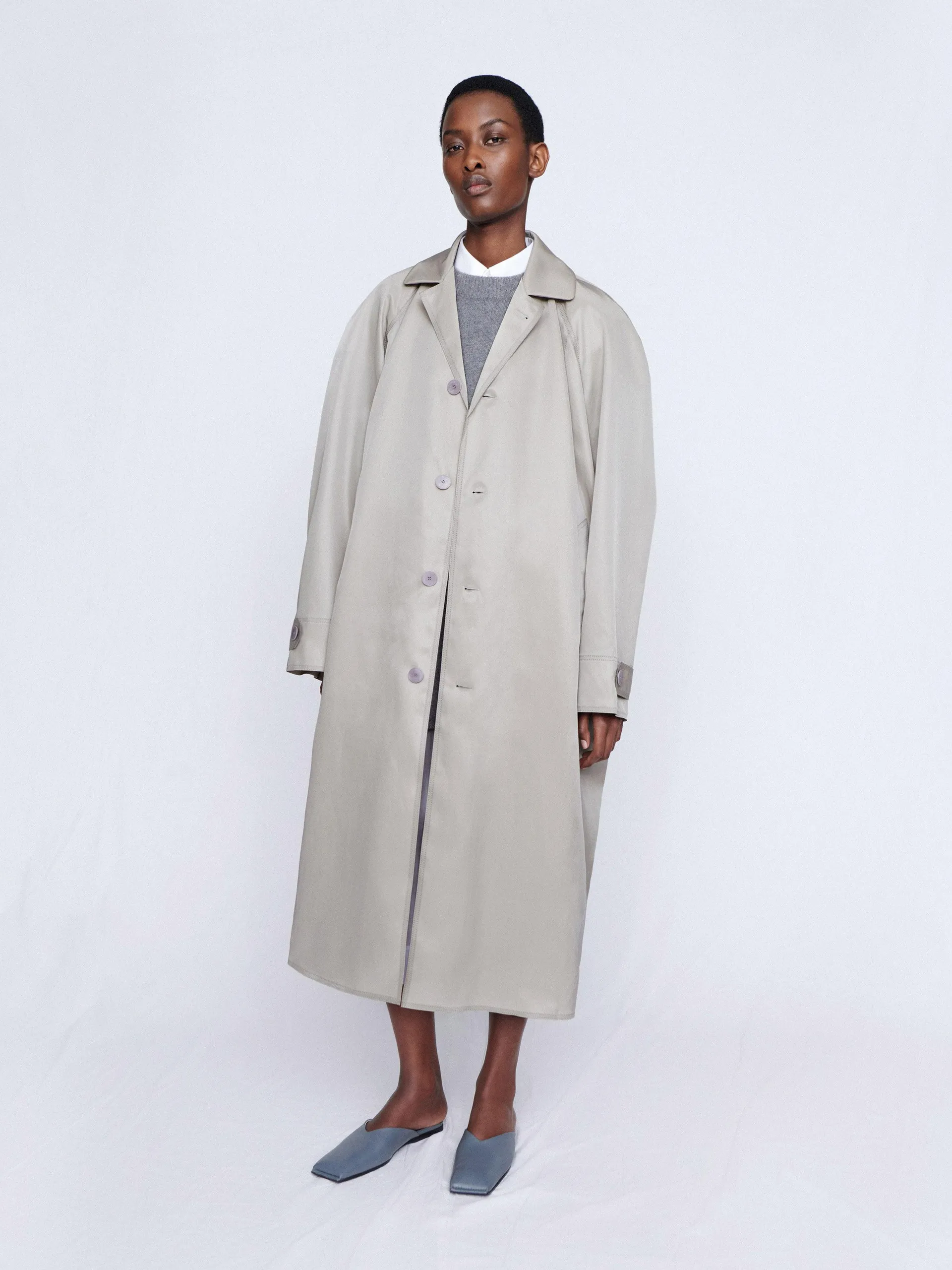 Overcoat in technical silk