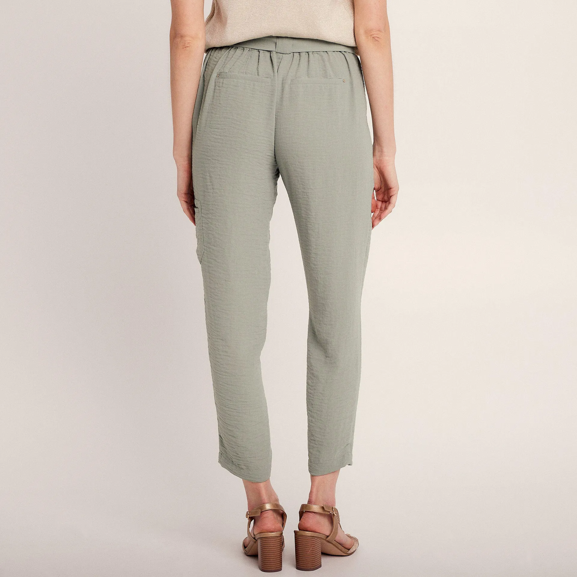 Pantalon flou ceinturé vert clair femme