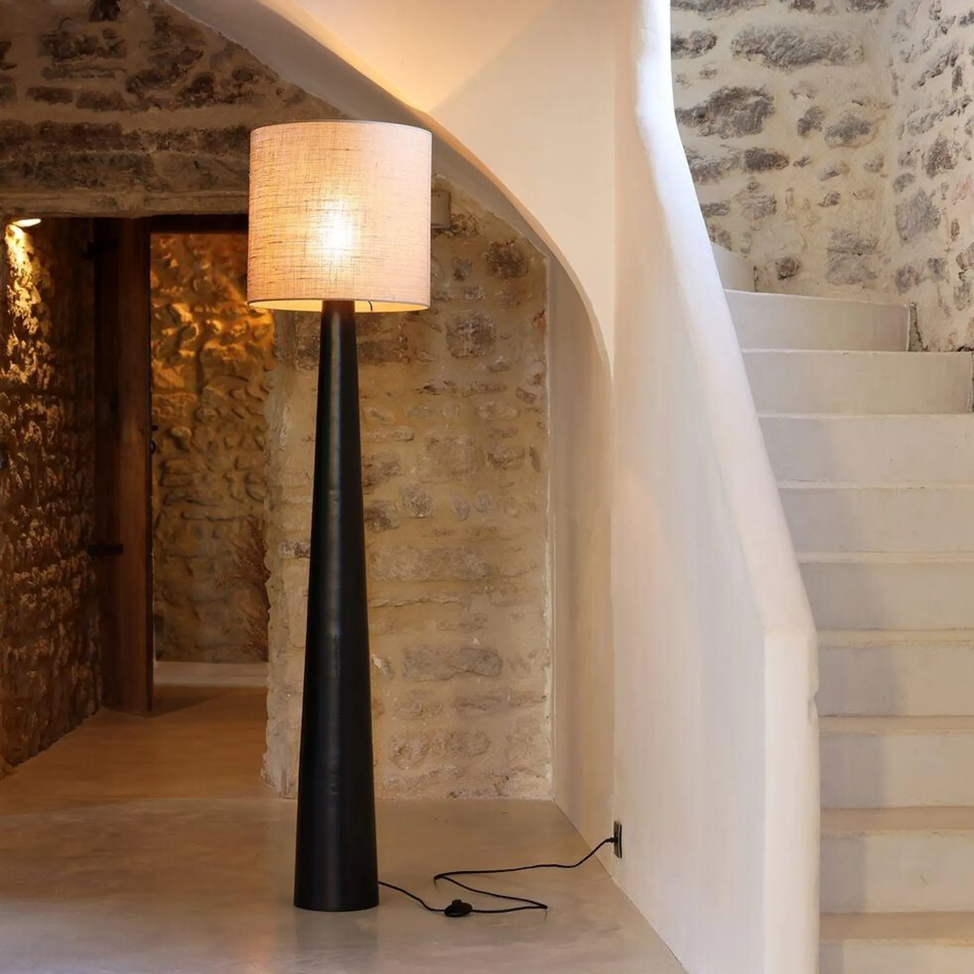 ESTEVE Pied de lampadaire électrifié en aluminium H162cm - noir