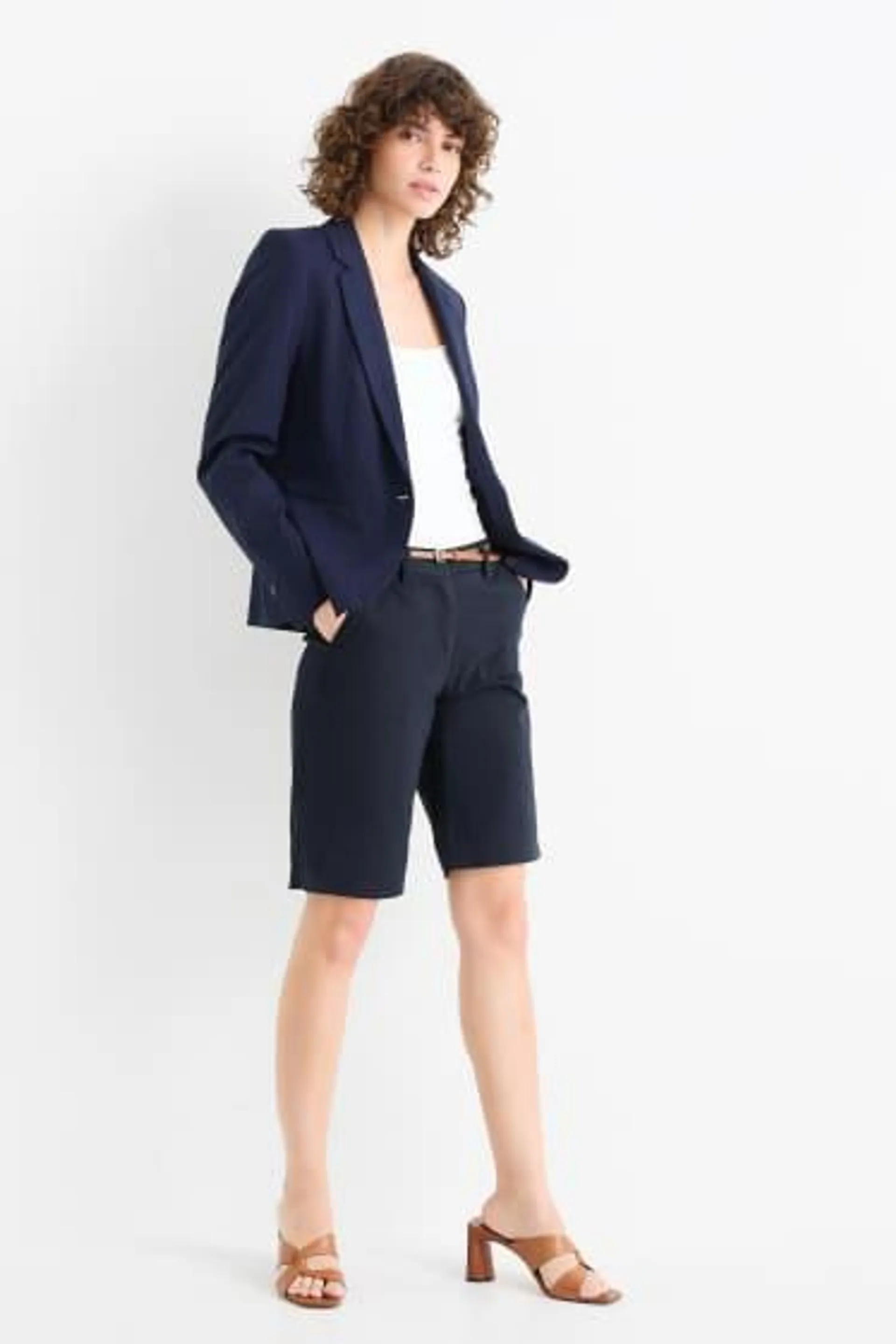 Bermuda shorts with belt - mid-rise waist