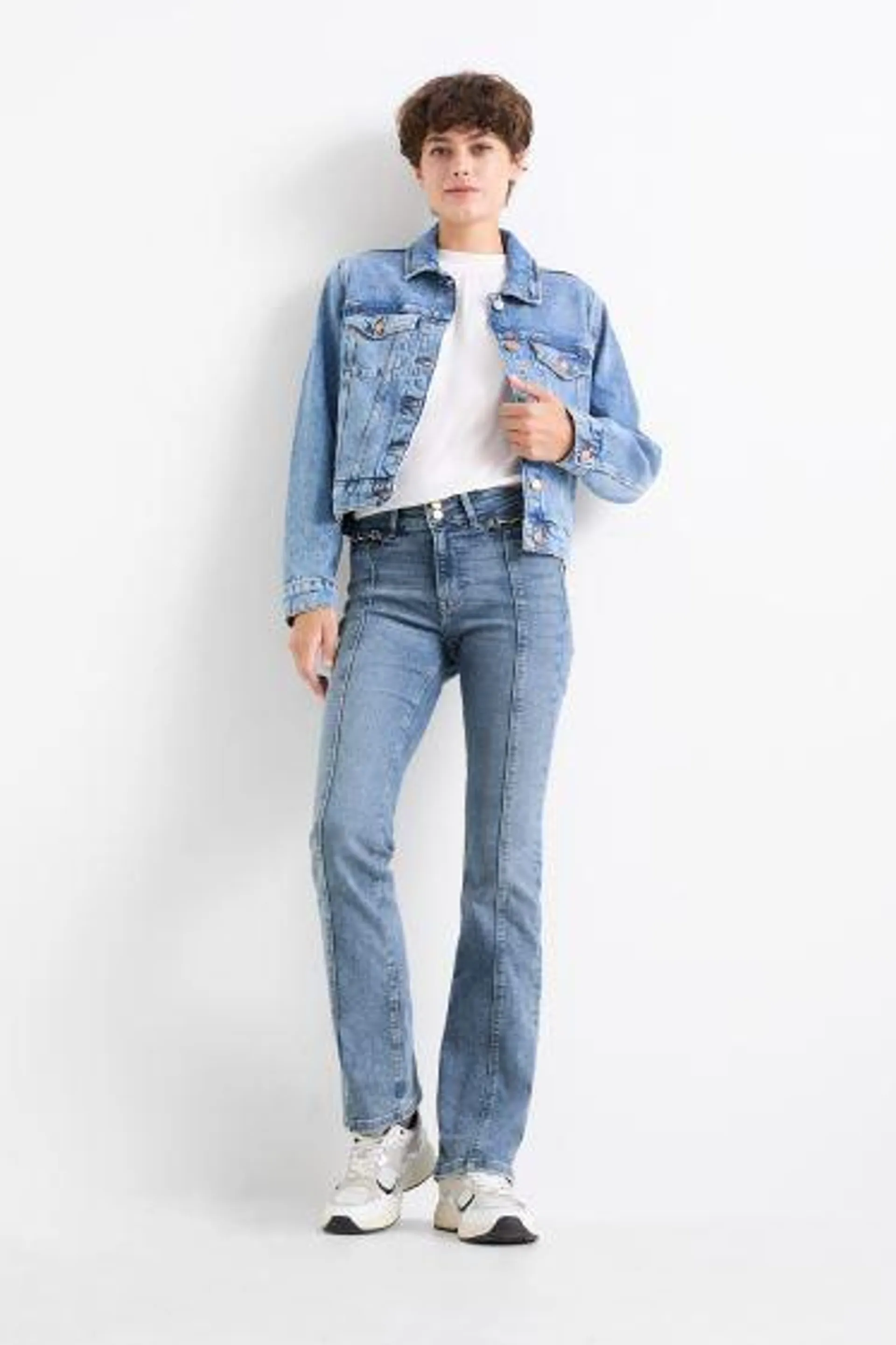 Bootcut jeans - mid-rise waist