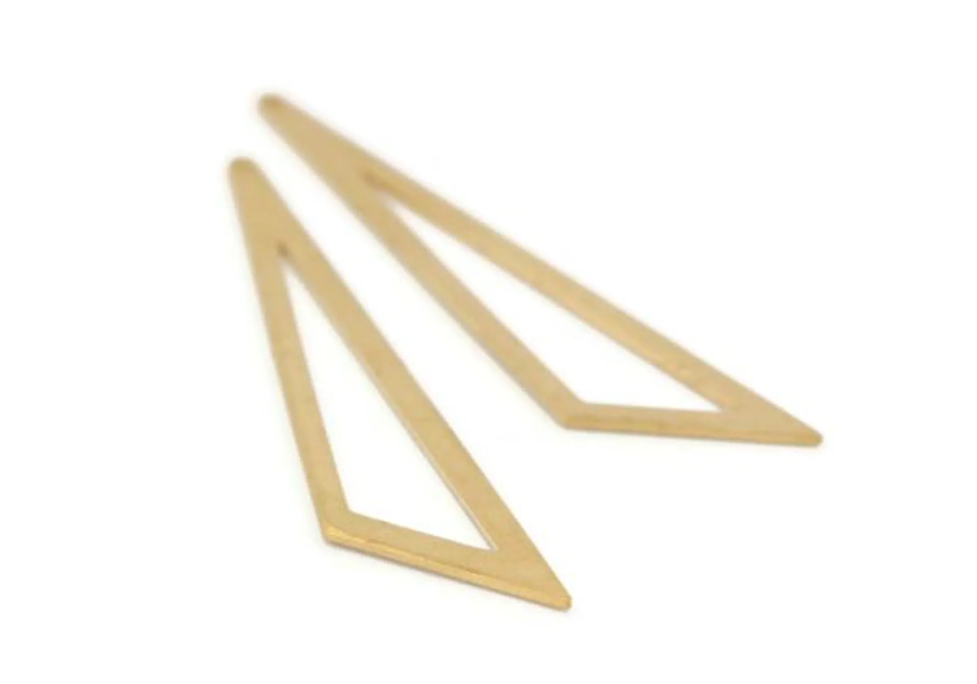 6 Breloques Forme Long Triangle évidé en Laiton Brut - Dim. : 60 x 13 mm - Couleur Doré