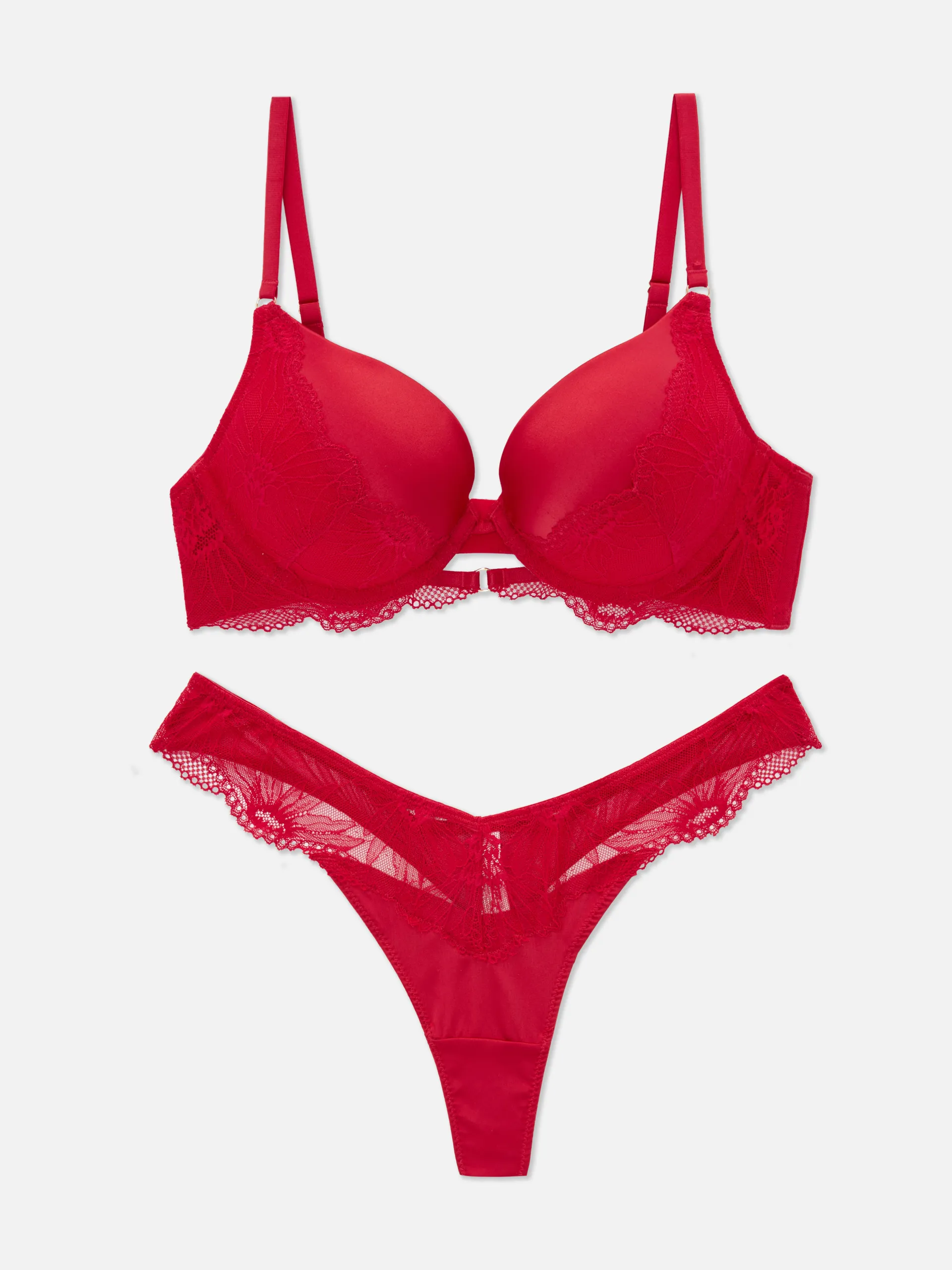 Ensemble soutien-gorge push-up et string en satin et dentelle