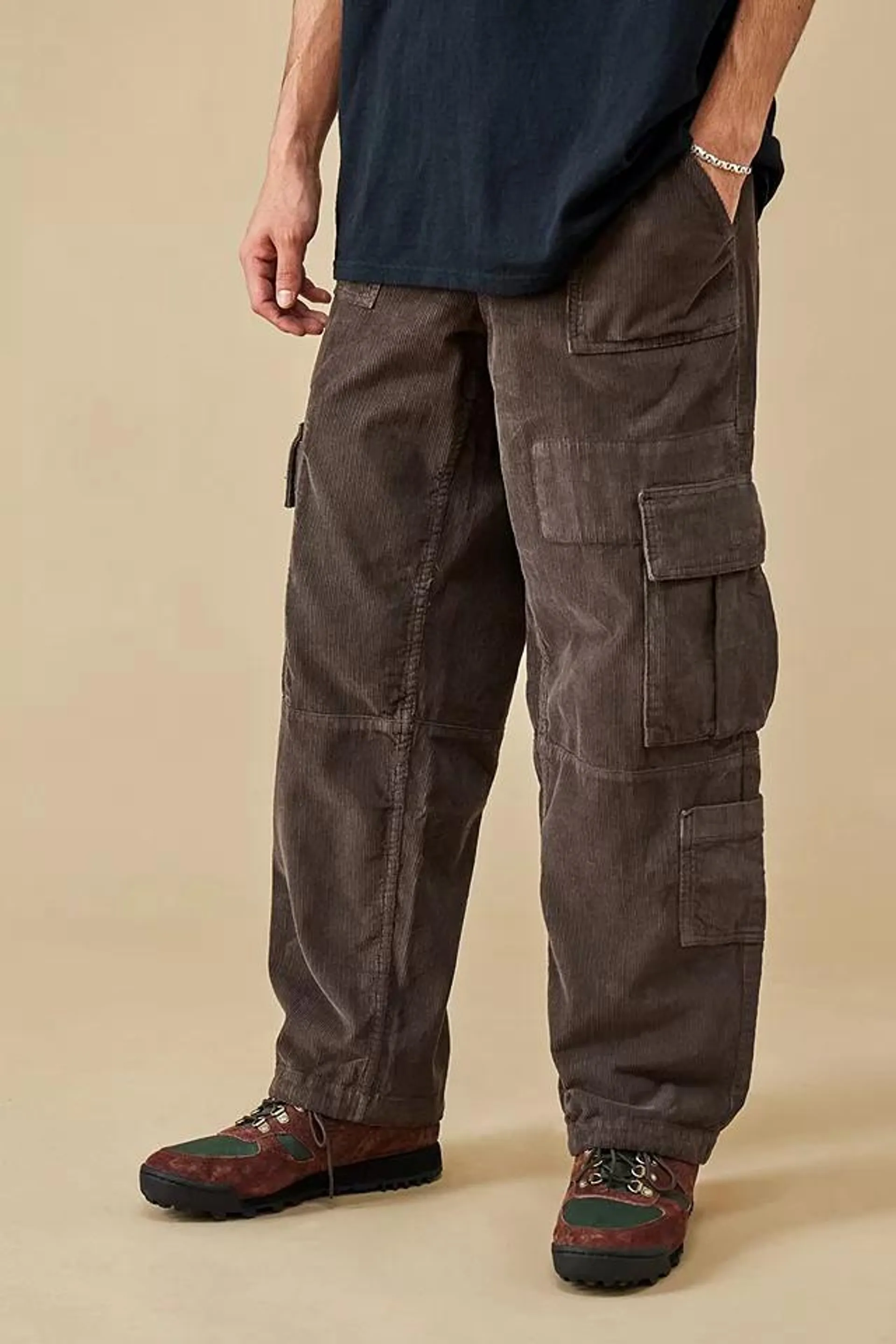 BDG - Pantalon cargo en velours côtelé marron