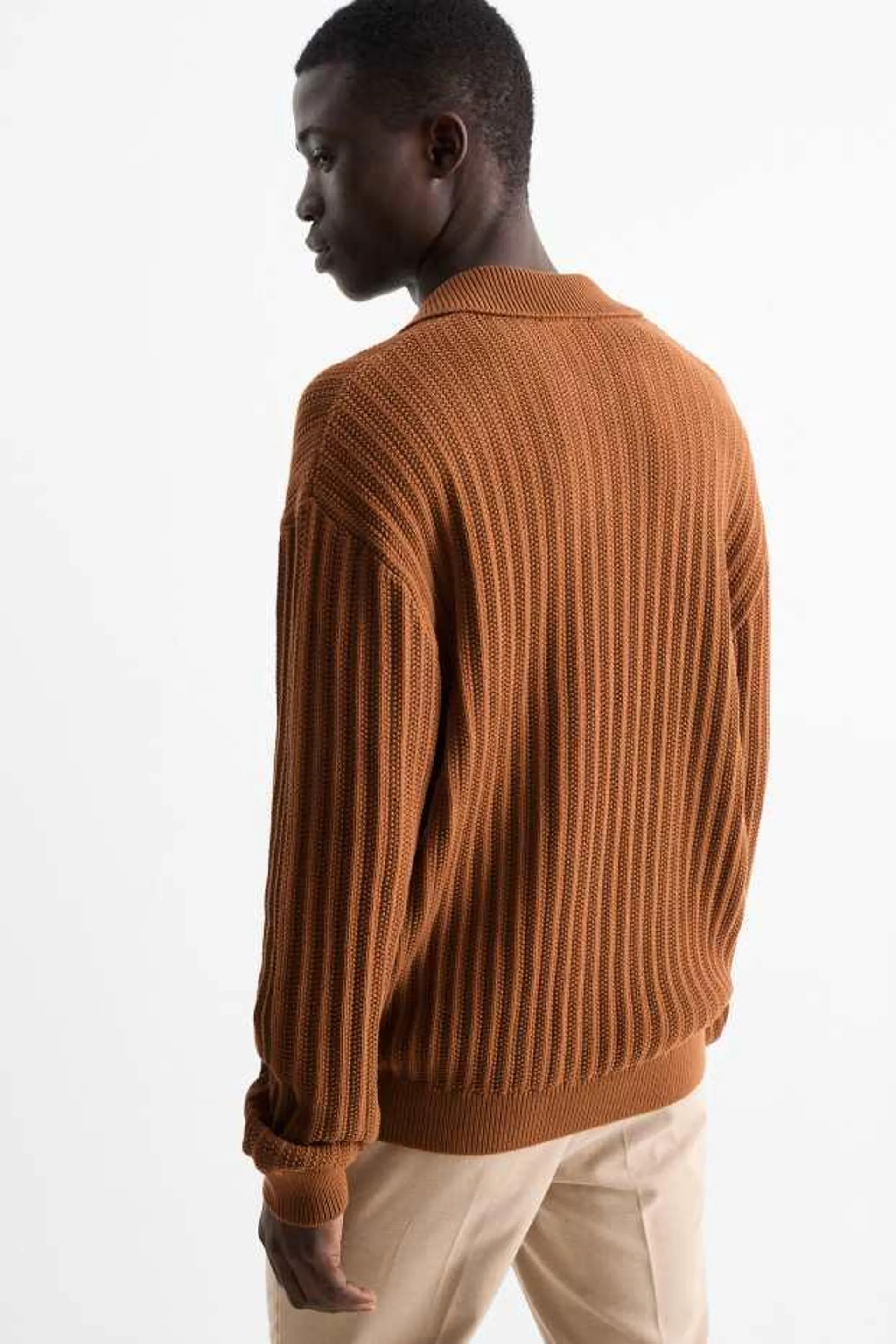 V-neck jumper - ribbed