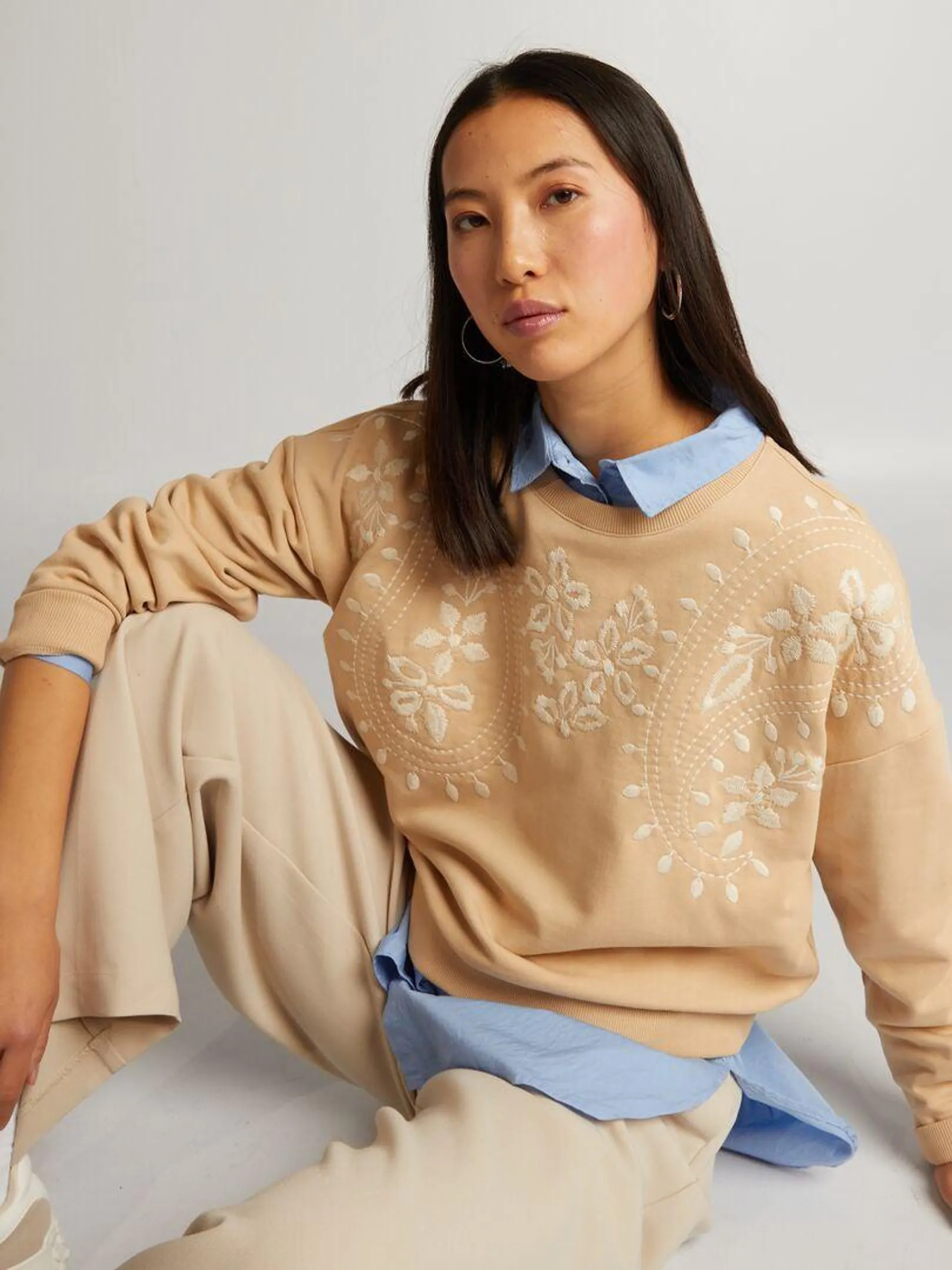 Sweat en molleton avec broderie - Beige