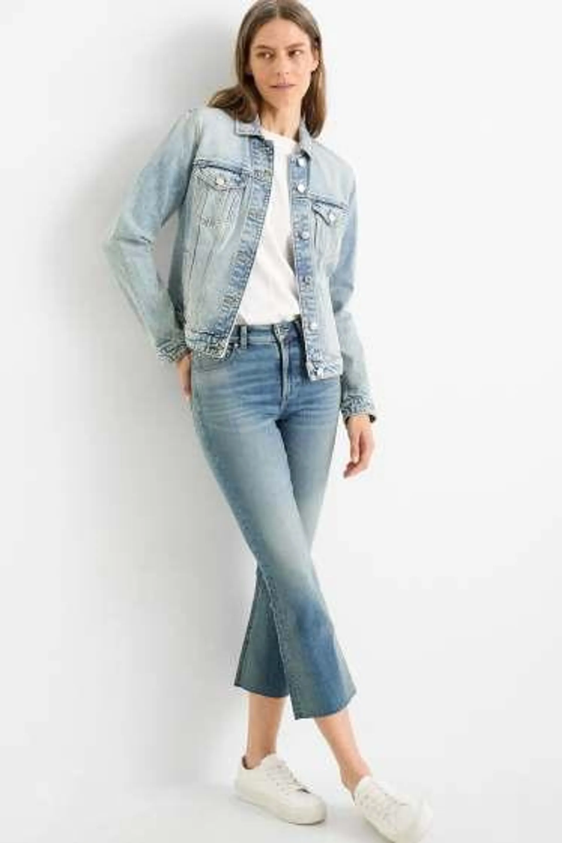 Bootcut jeans - mid-rise waist