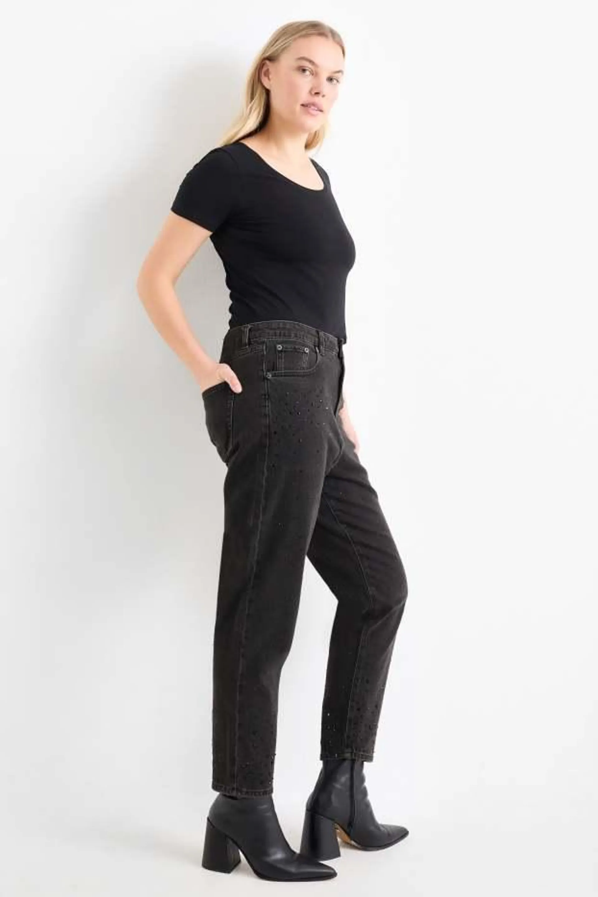 Tapered jeans with rhinestones - high waist