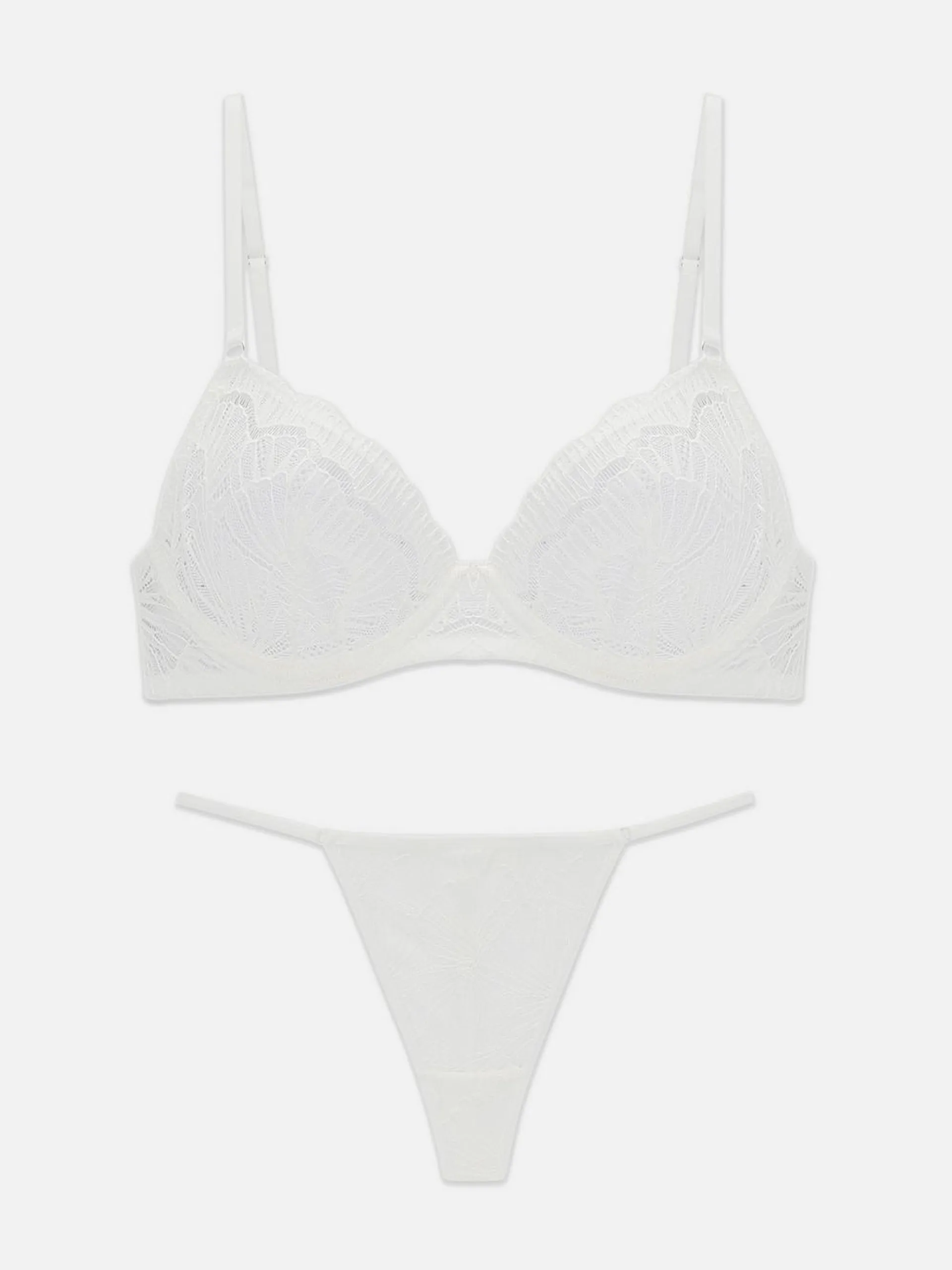 Ensemble soutien-gorge non rembourré et string en dentelle