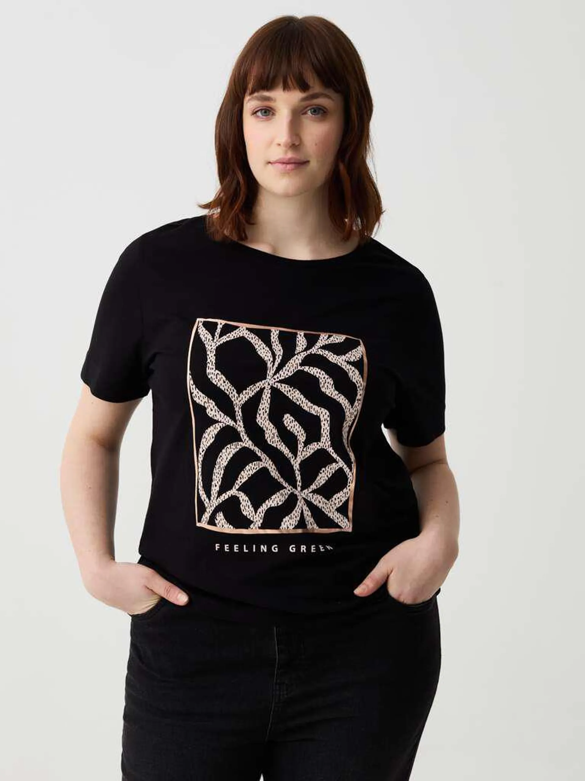 Black Curvy T-shirt in organic cotton with print