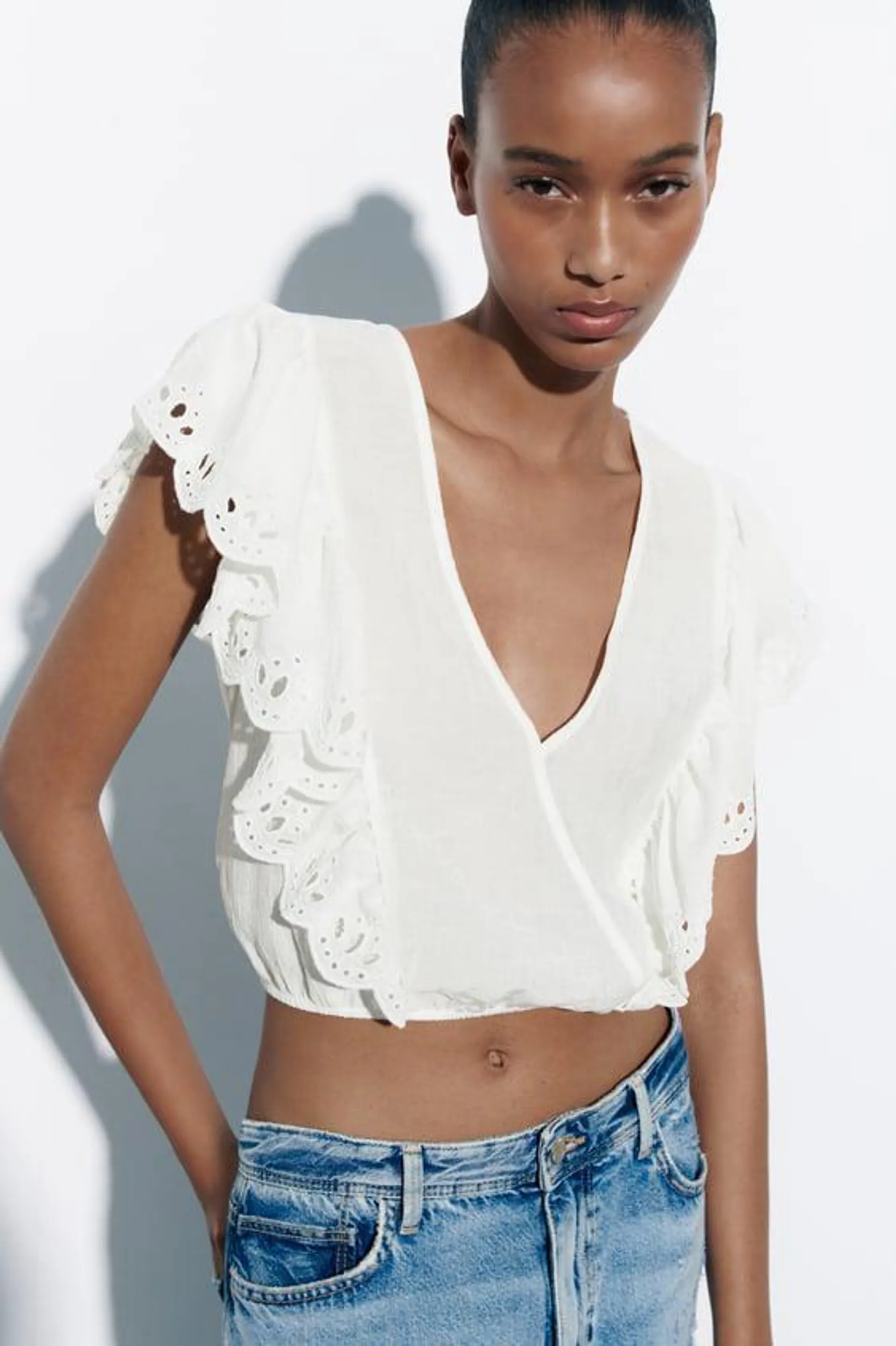 LACE TRIM TOP
