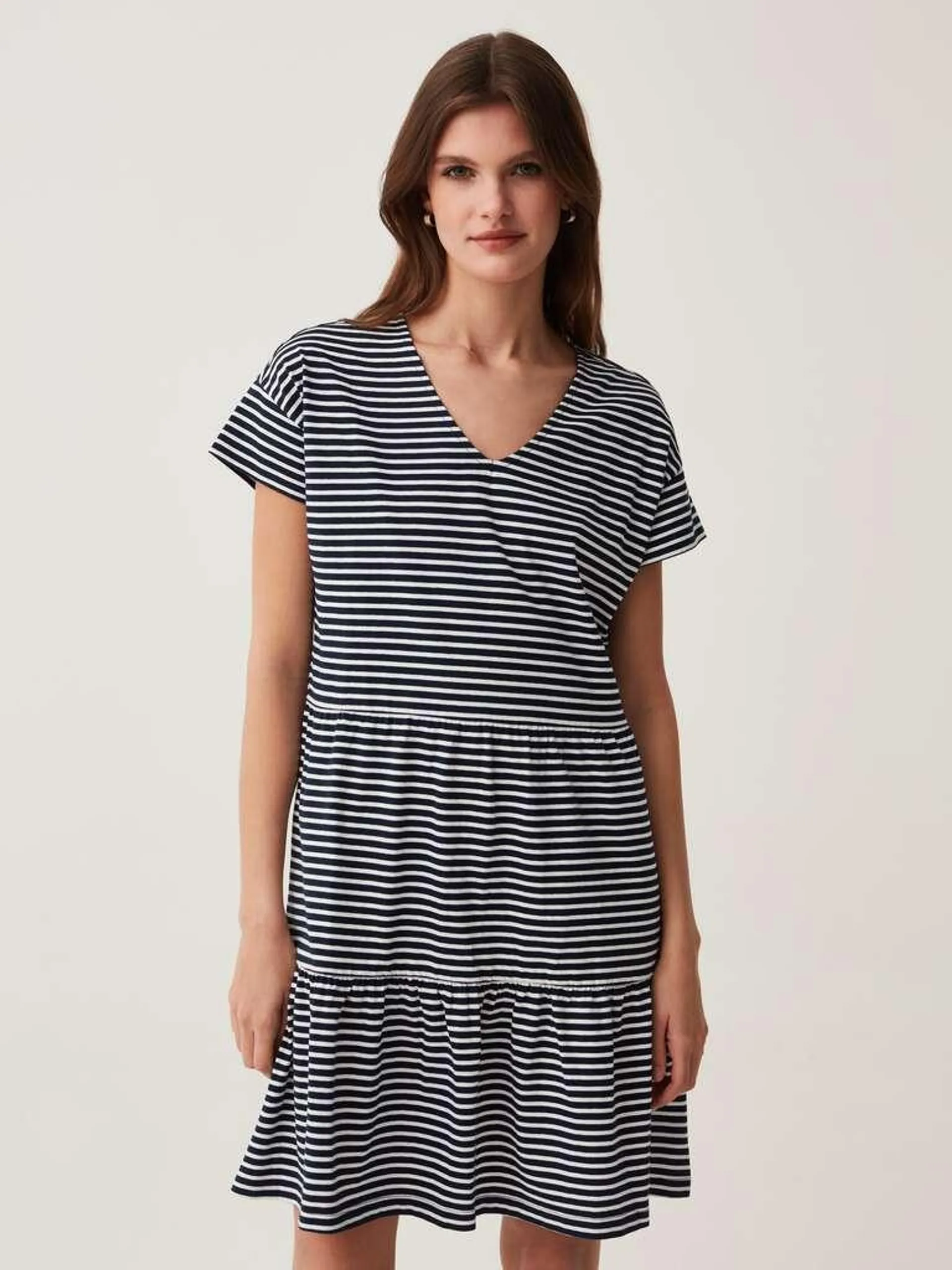 Tiered dress with striped pattern Blanc/bleu