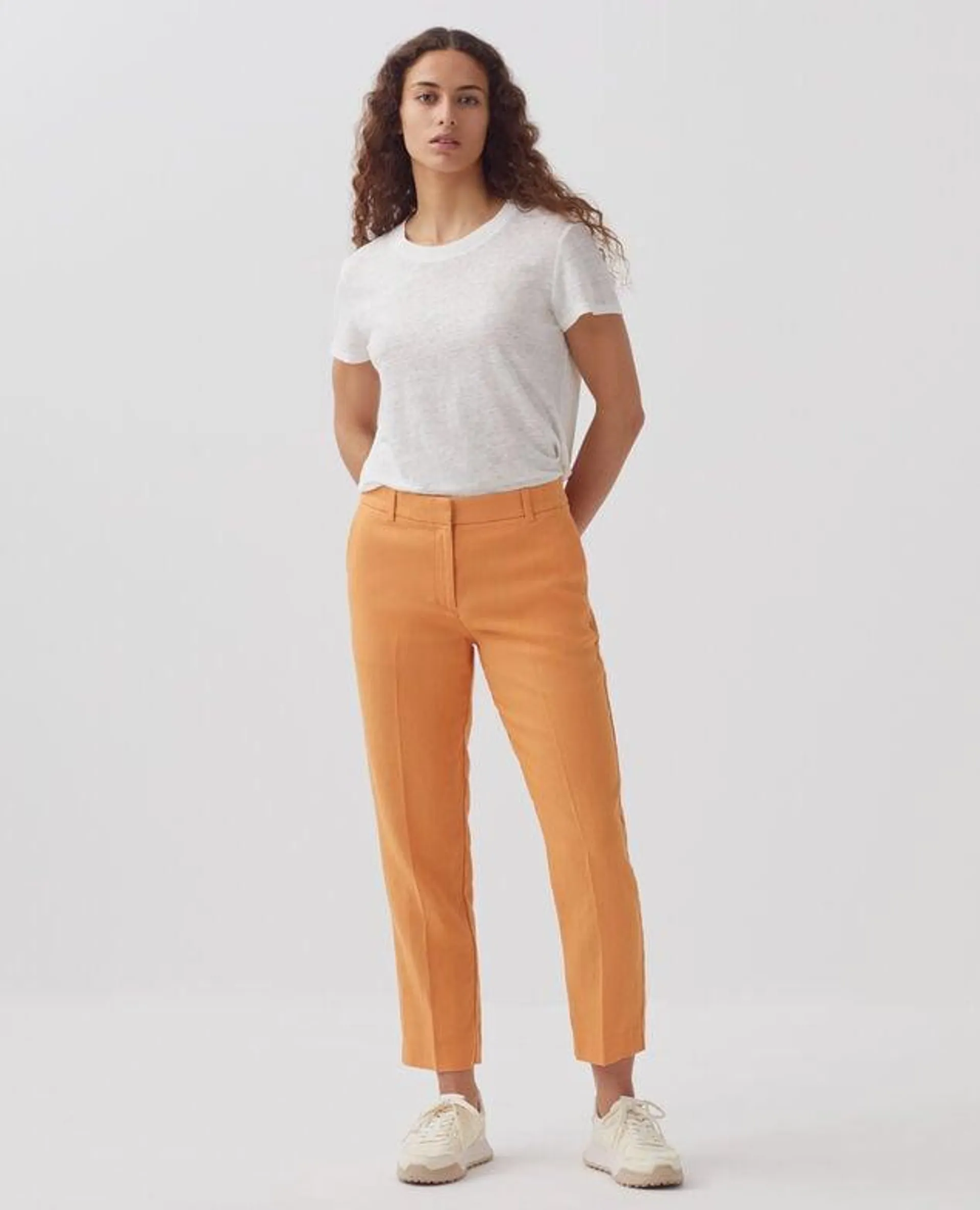 MARGUERITE - Pantalon cigarette en lin apricot tan