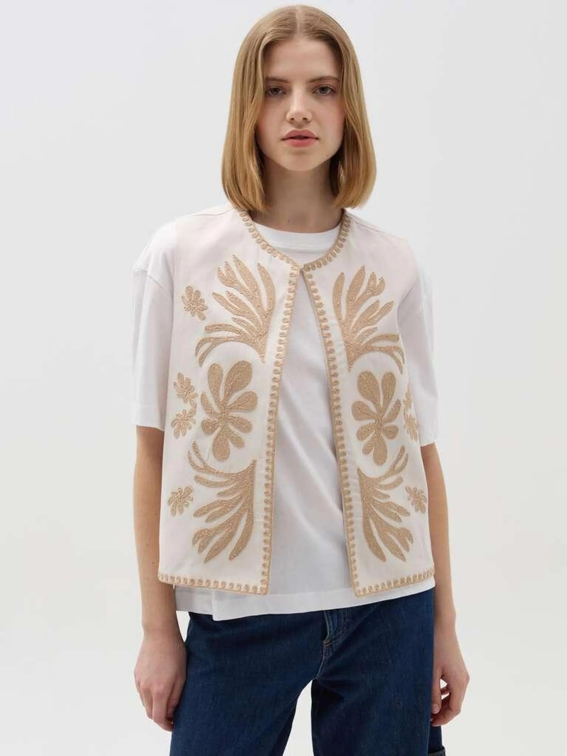 Gilet with contrasting embroidery Blanc/beige