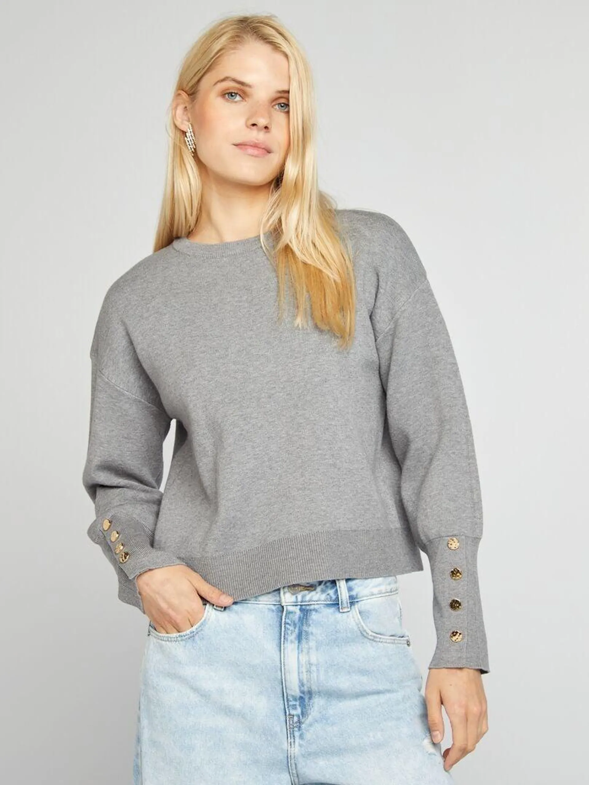 Pull à col rond avec boutons aux manches - Gris