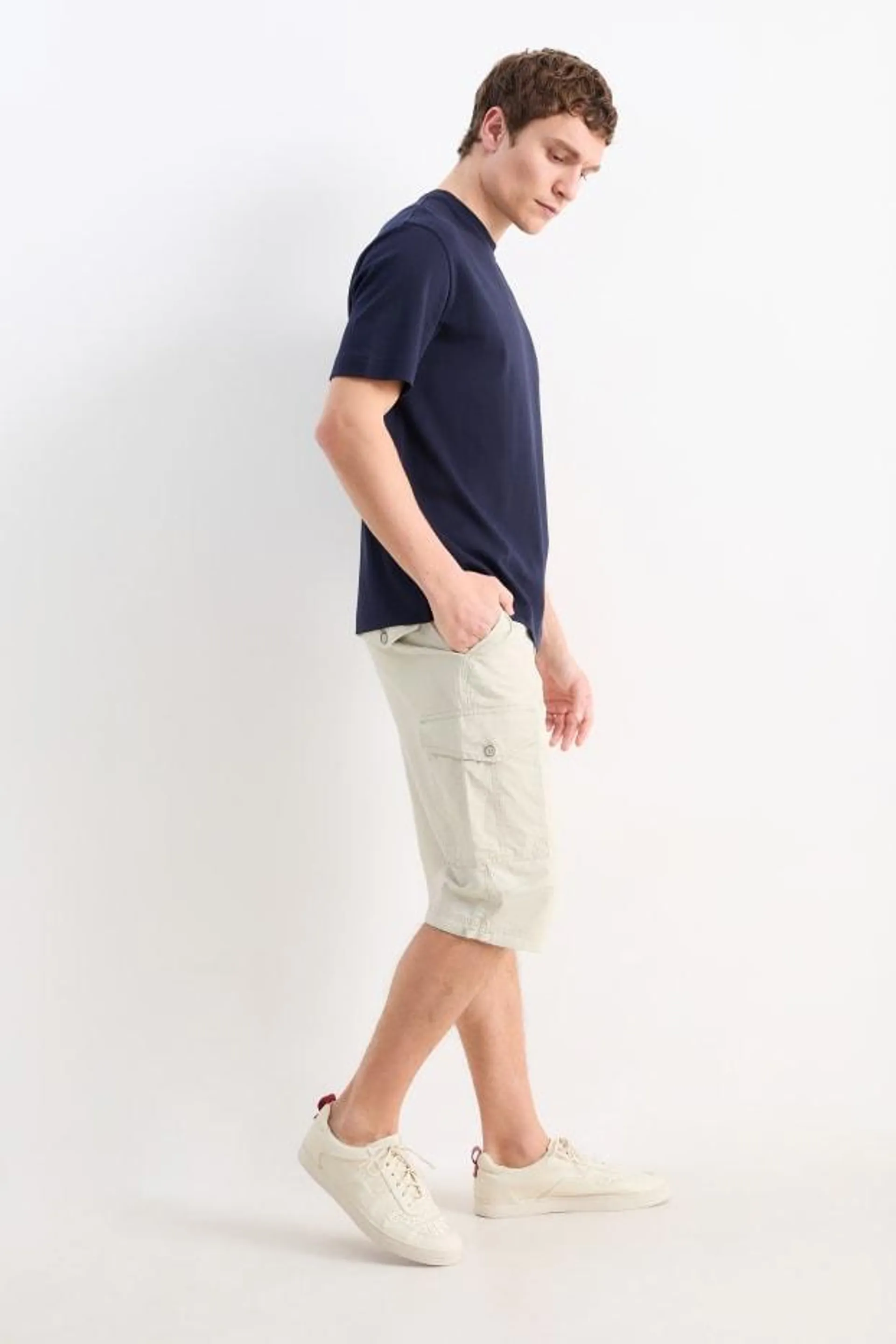 Cargo Bermuda shorts with belt