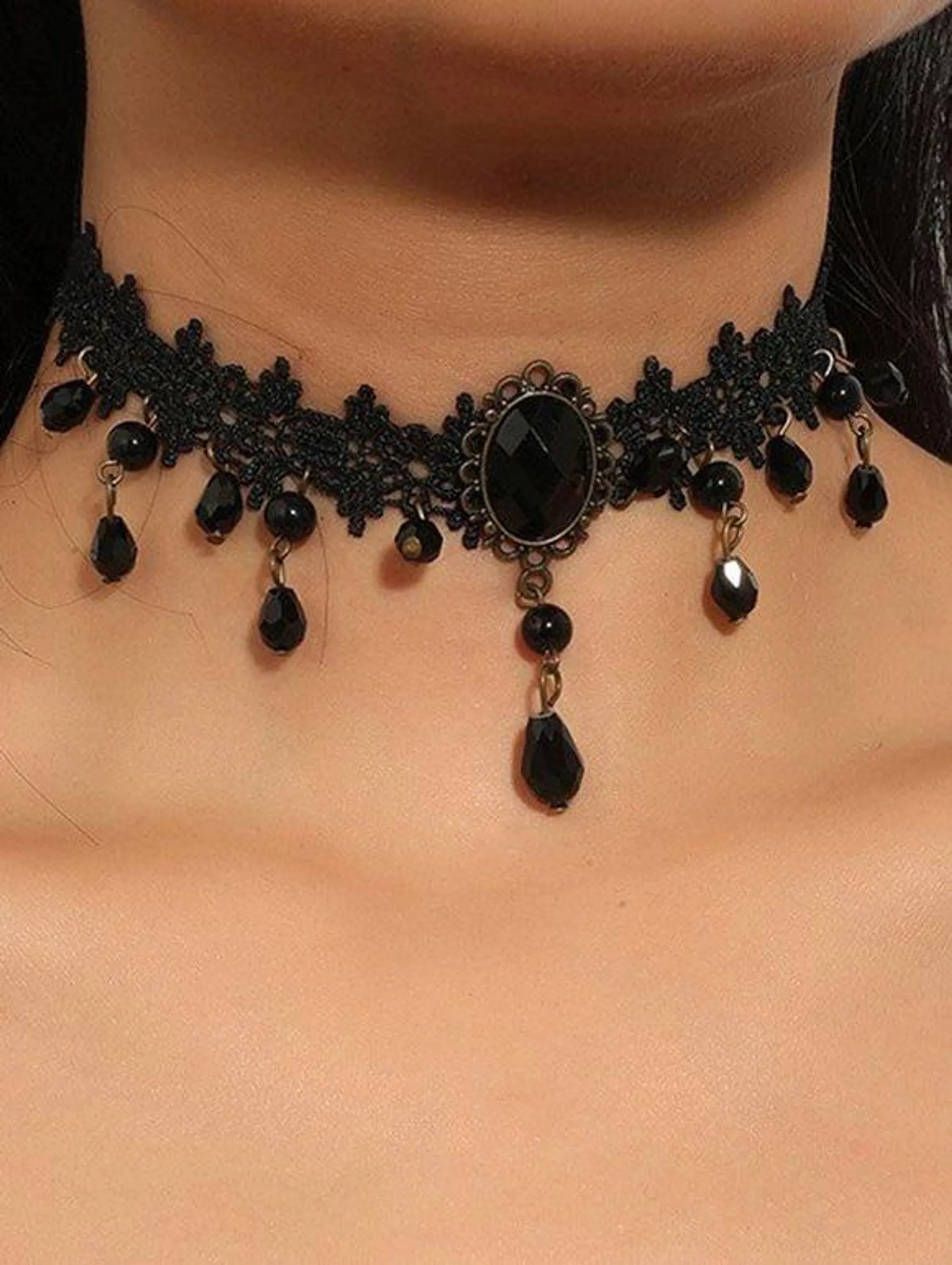 Collier Ras-de-Cou en Dentelle avec Pendentif Géométrique Style Punk