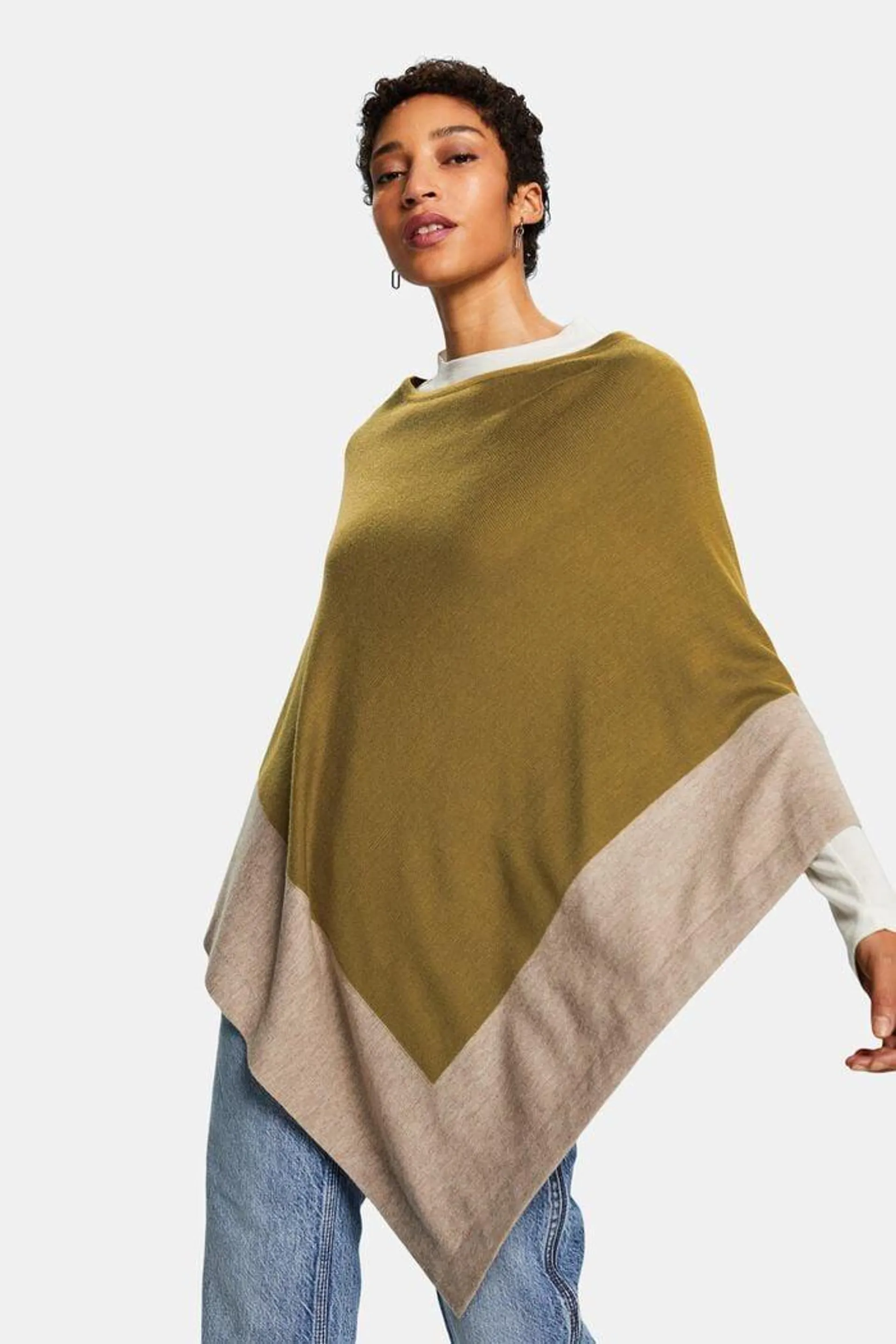 Poncho à pans en pointe