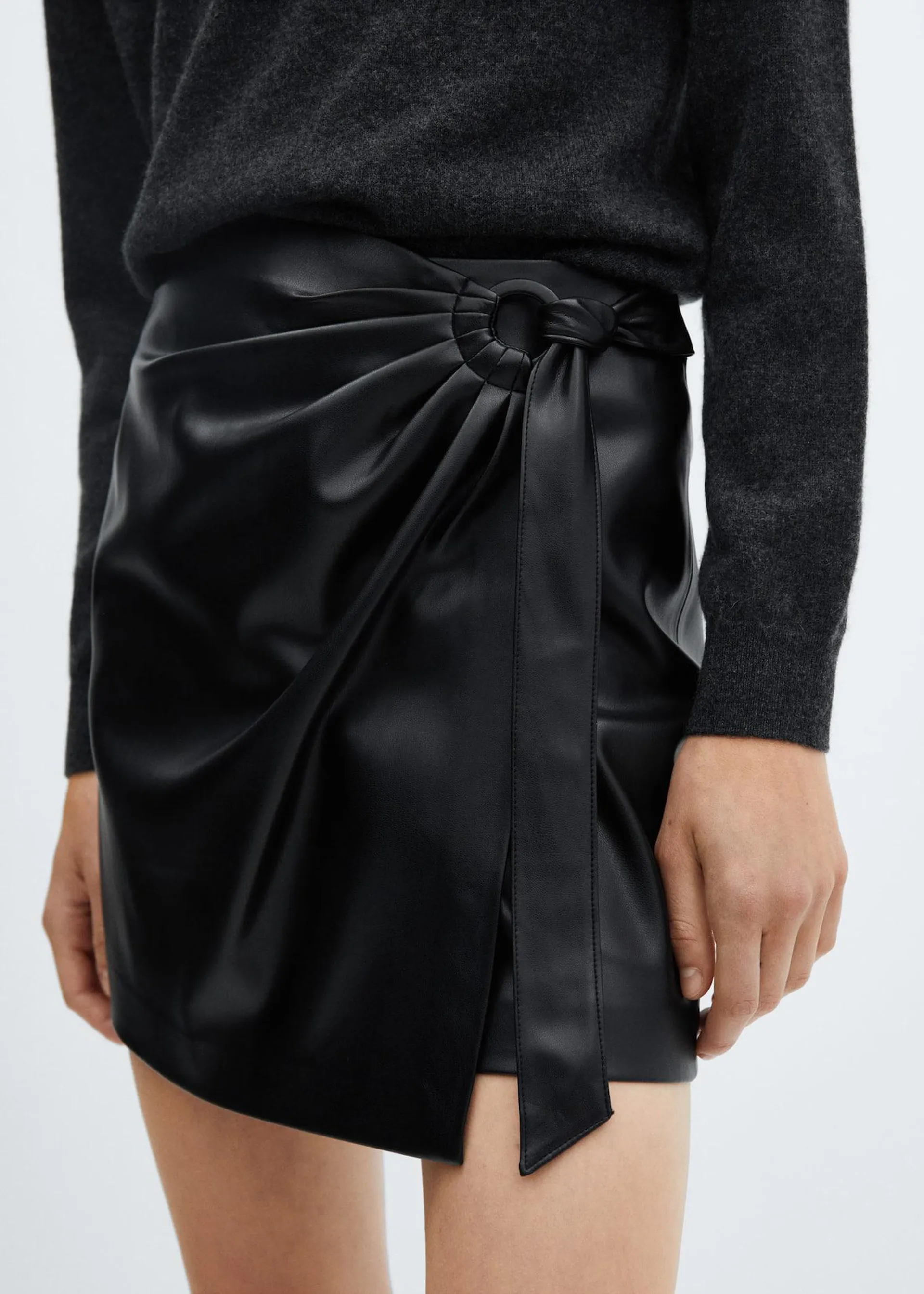 Short leather-effect skirt with buckle