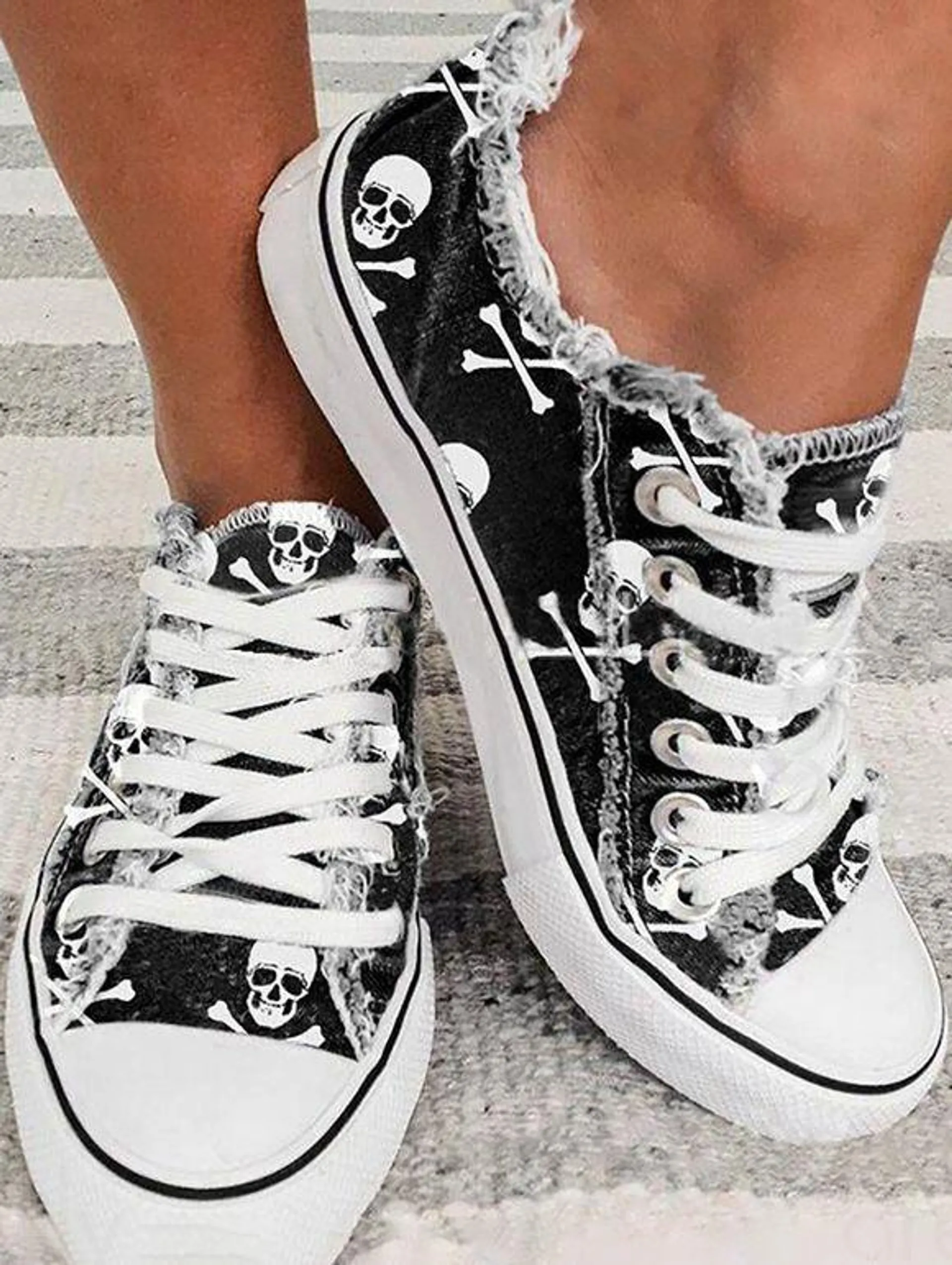 Skull And Bone Pattern Frayed Hem Lace Up Canvas Shoes