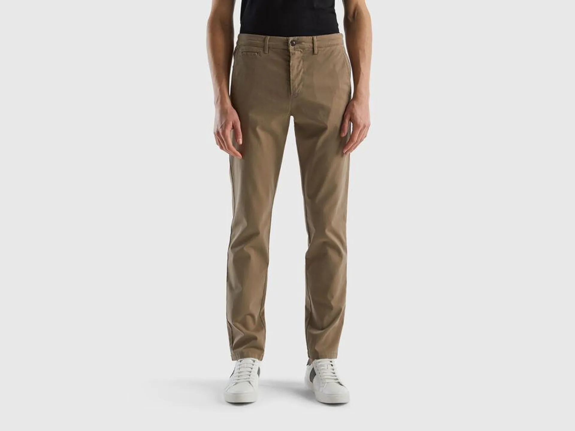 Chino coupe slim gris tourterelle