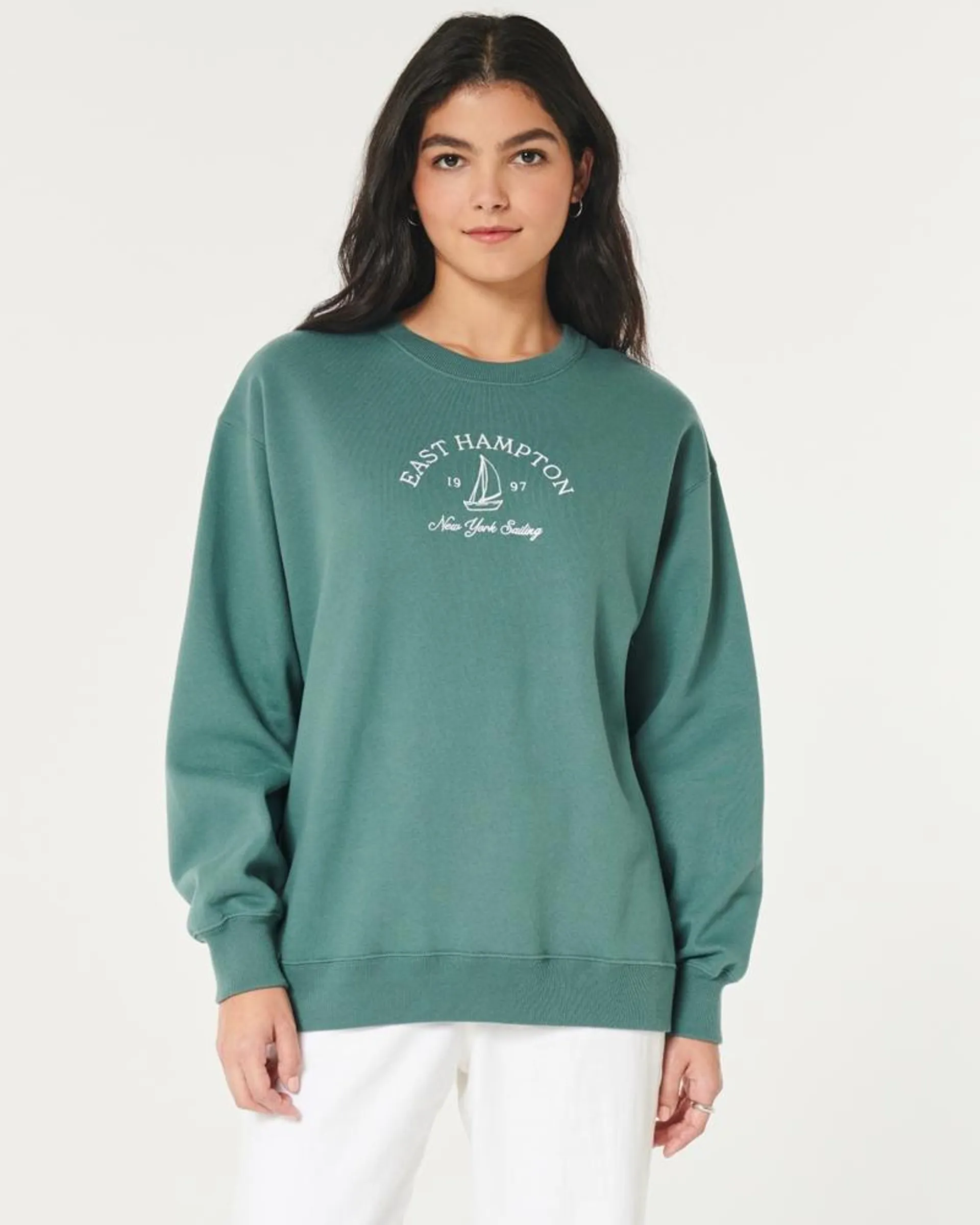 Oversized East Hampton New York Graphic Crew Sweatshirt