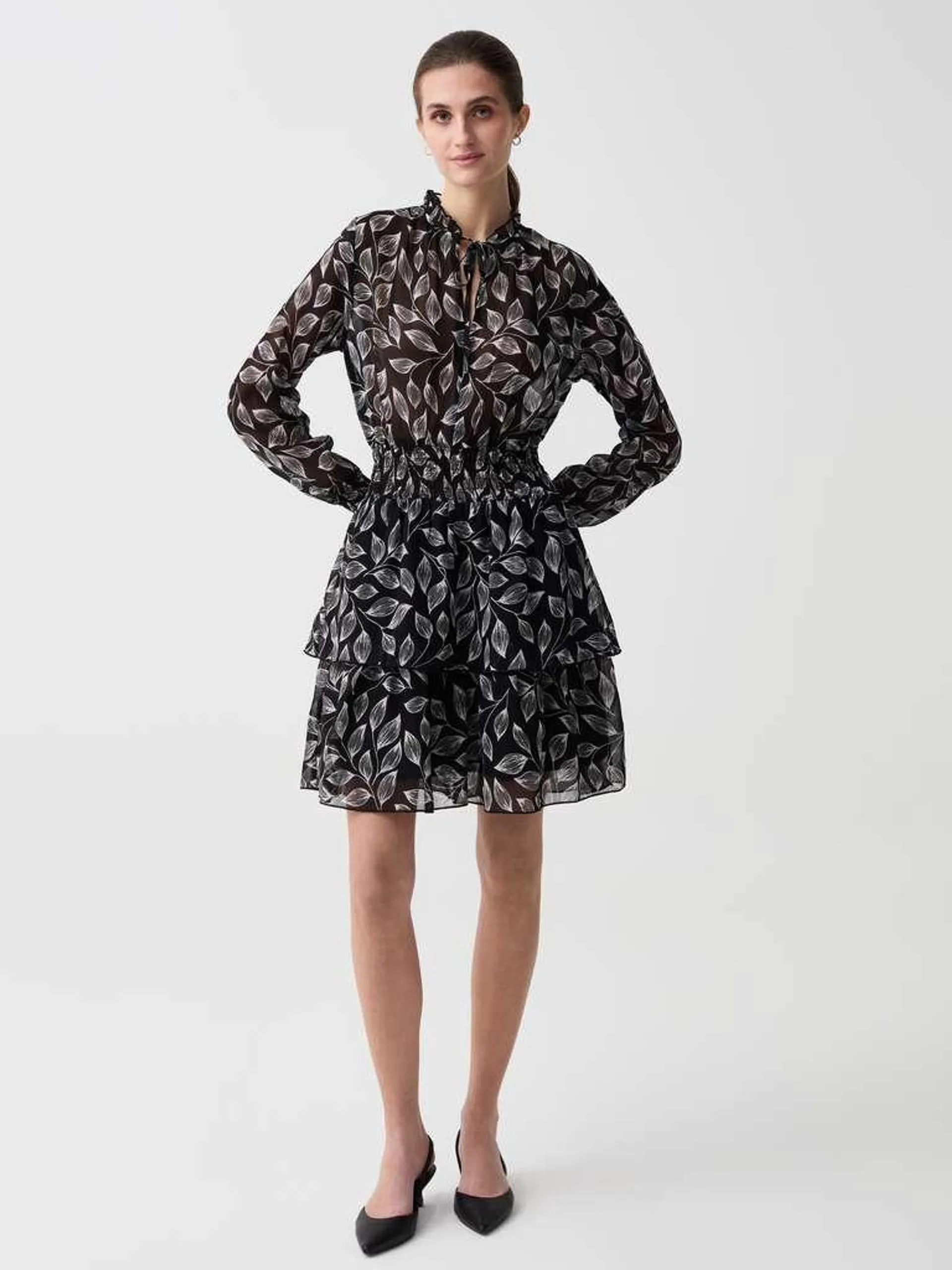 Short tiered dress with foliage print Blanc/noir