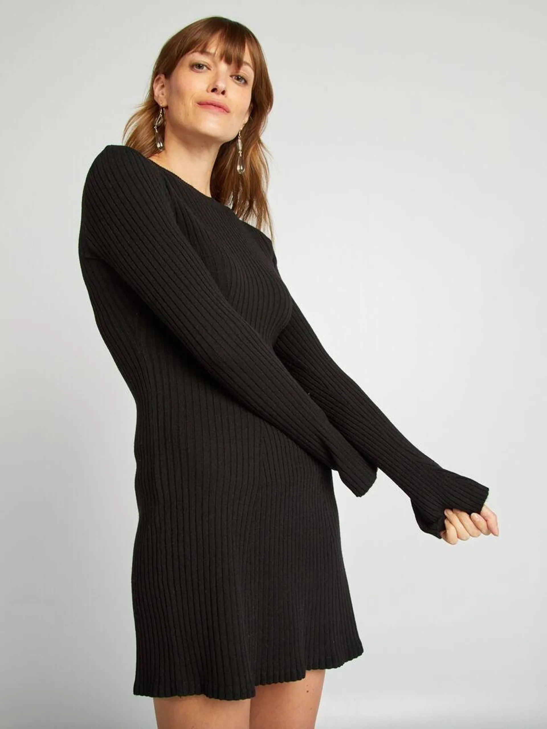 Robe pull courte ajustée - noir