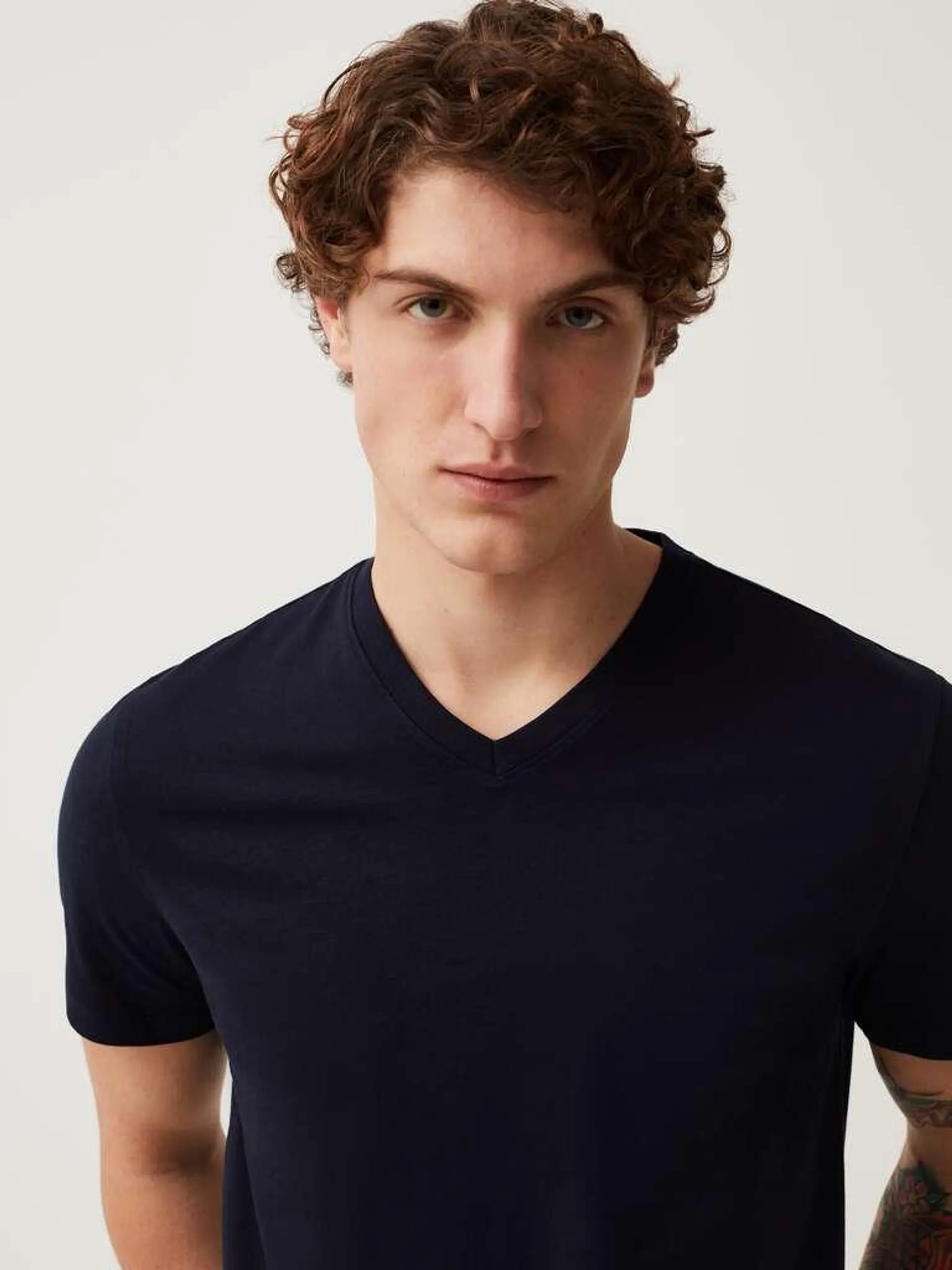 Navy Blue T-shirt in cotone bio scollo a V