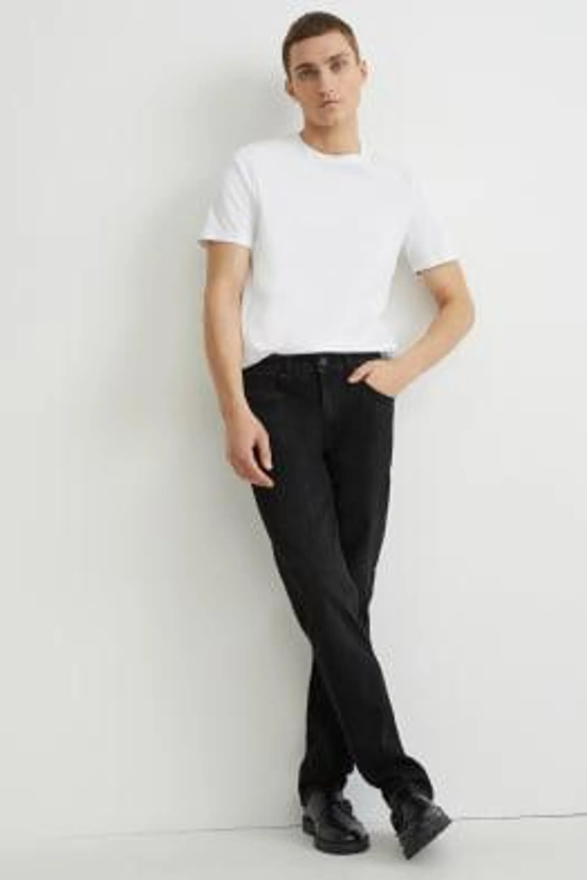 Straight jeans - LYCRA®