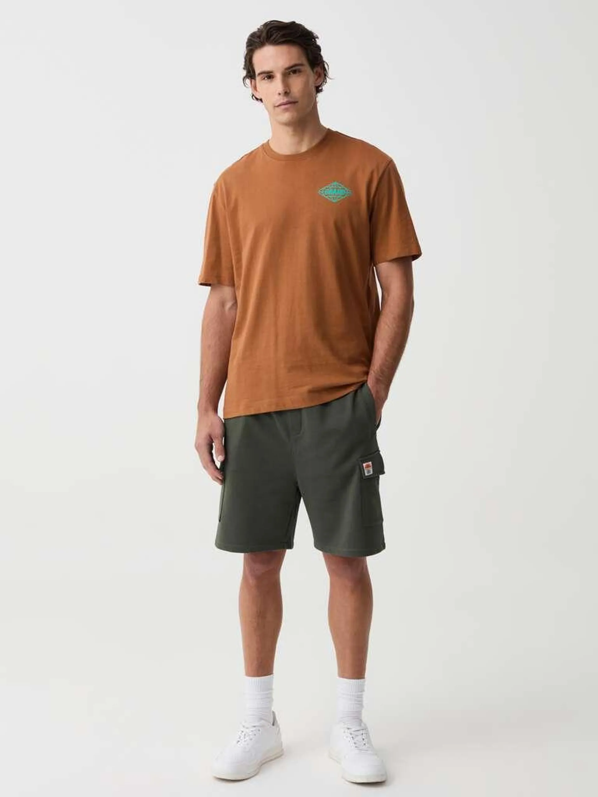 Army Green Cargo Bermuda shorts in fleece